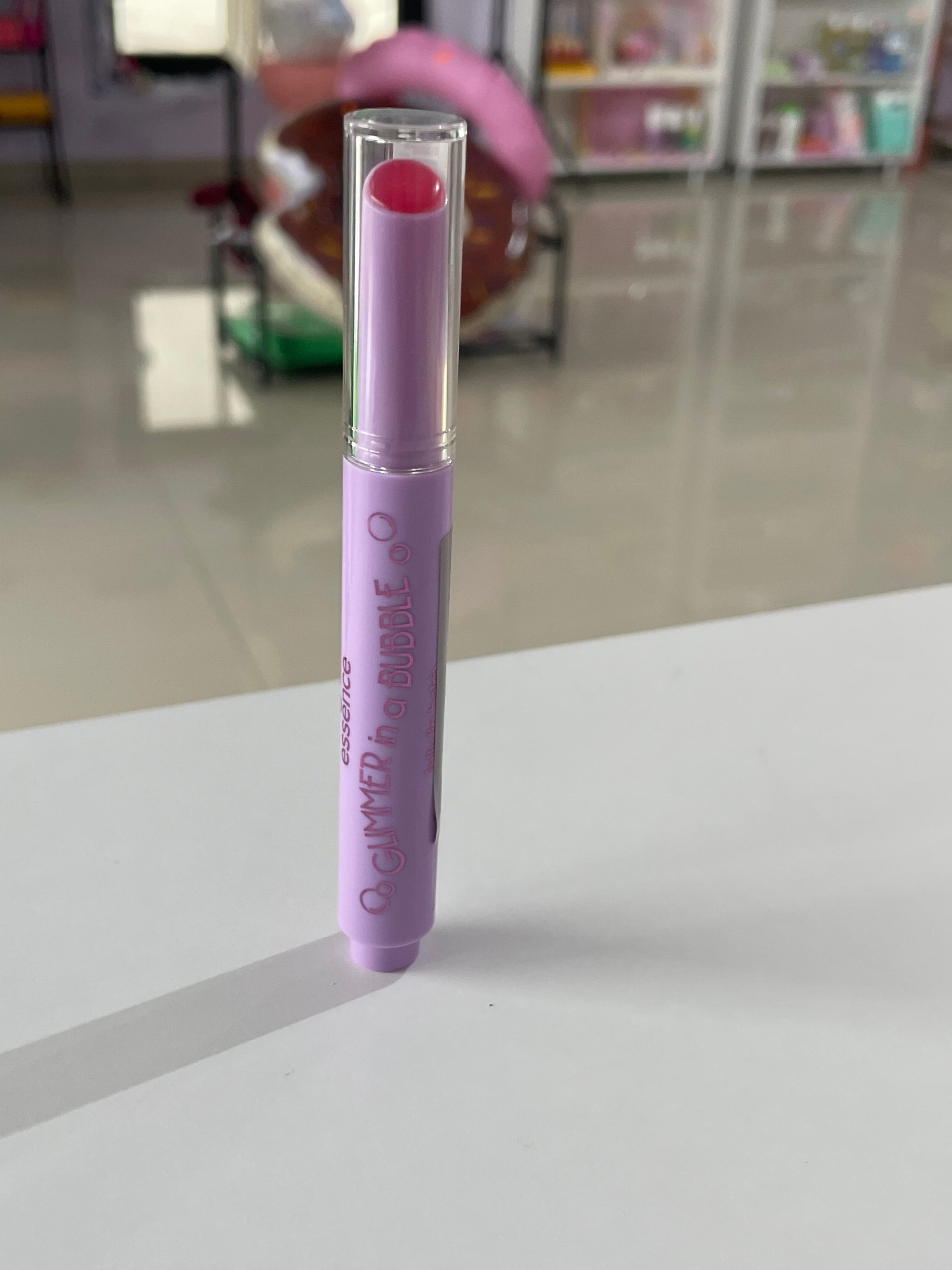 Balsam de buze tip jelly GLIMMER IN A BUBBLE - ESSENCE