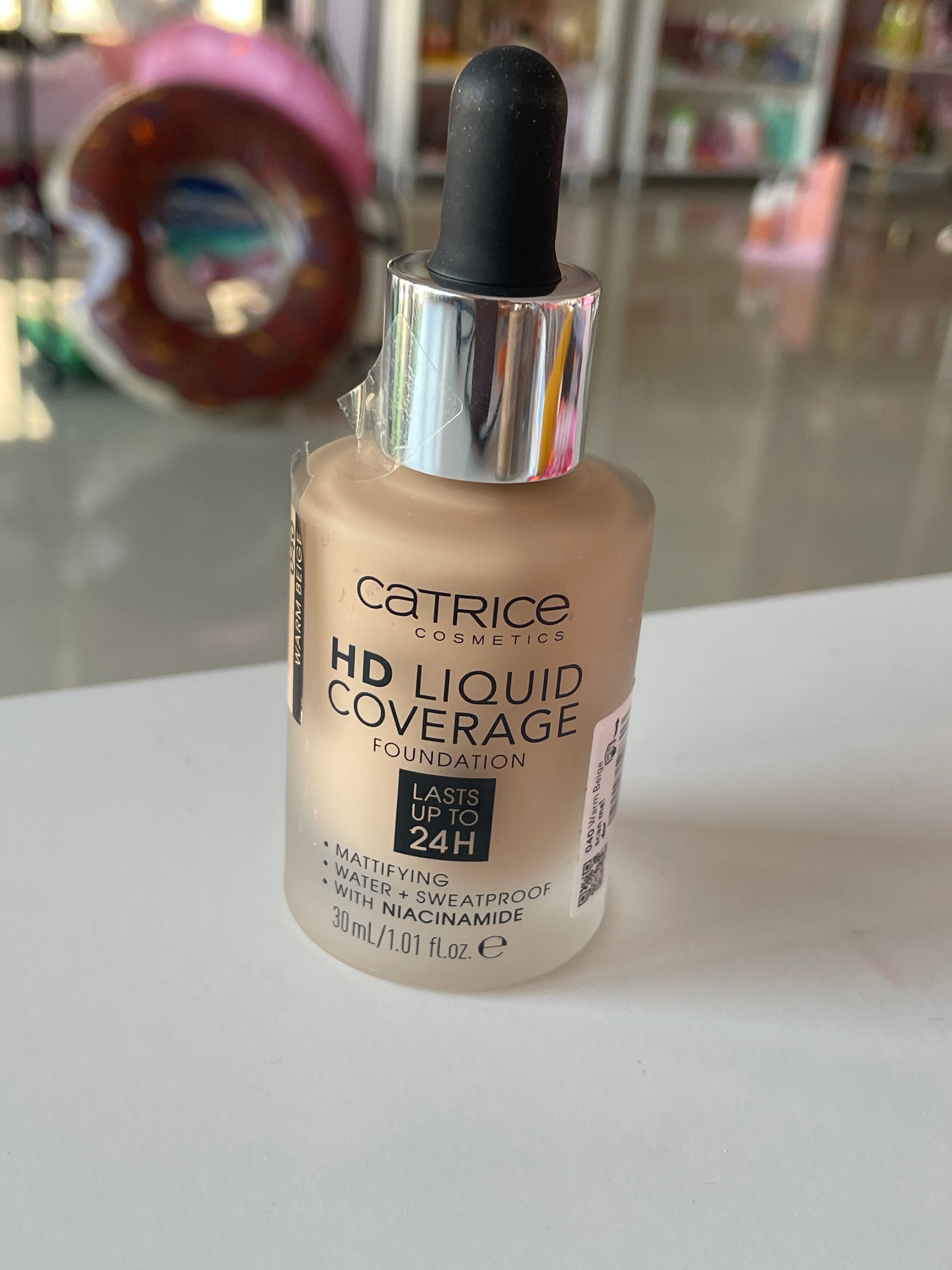Fond de ten HD liquid coverage 040 Warm Beige - CATRICE