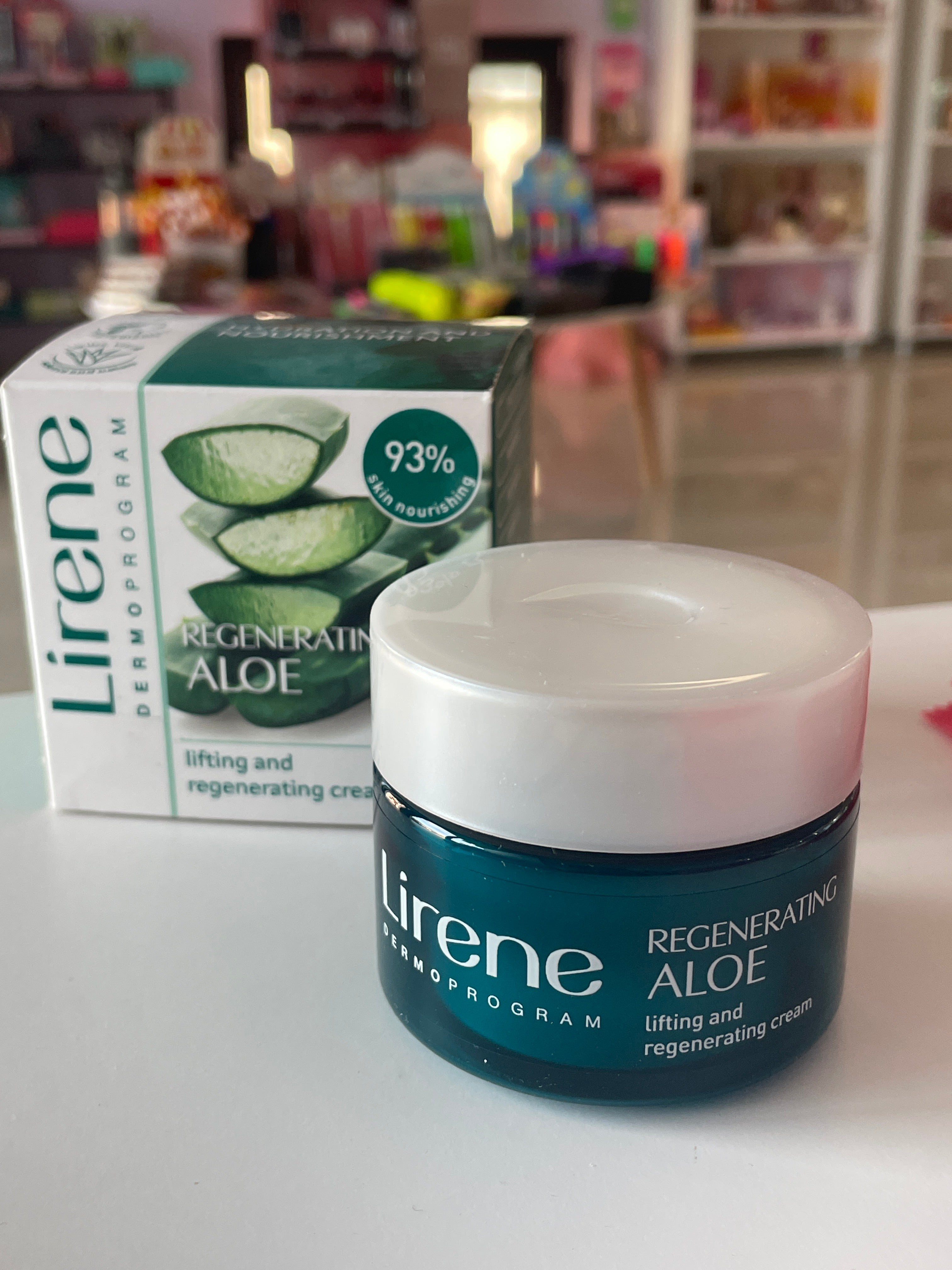 Crema regeneratoare cu Aloe Vera - LIRENE