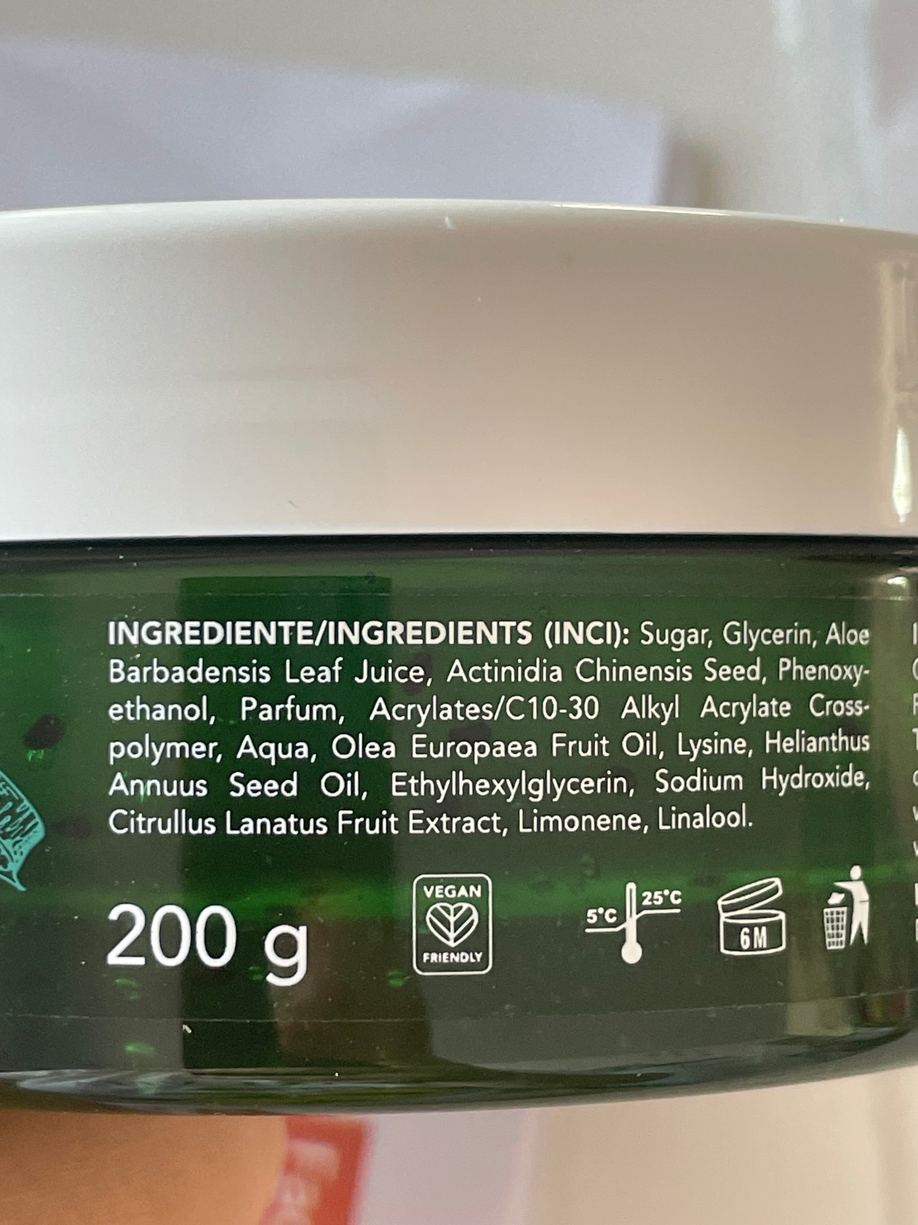 Scrub pentru corp cu aloe vera - NATIGO