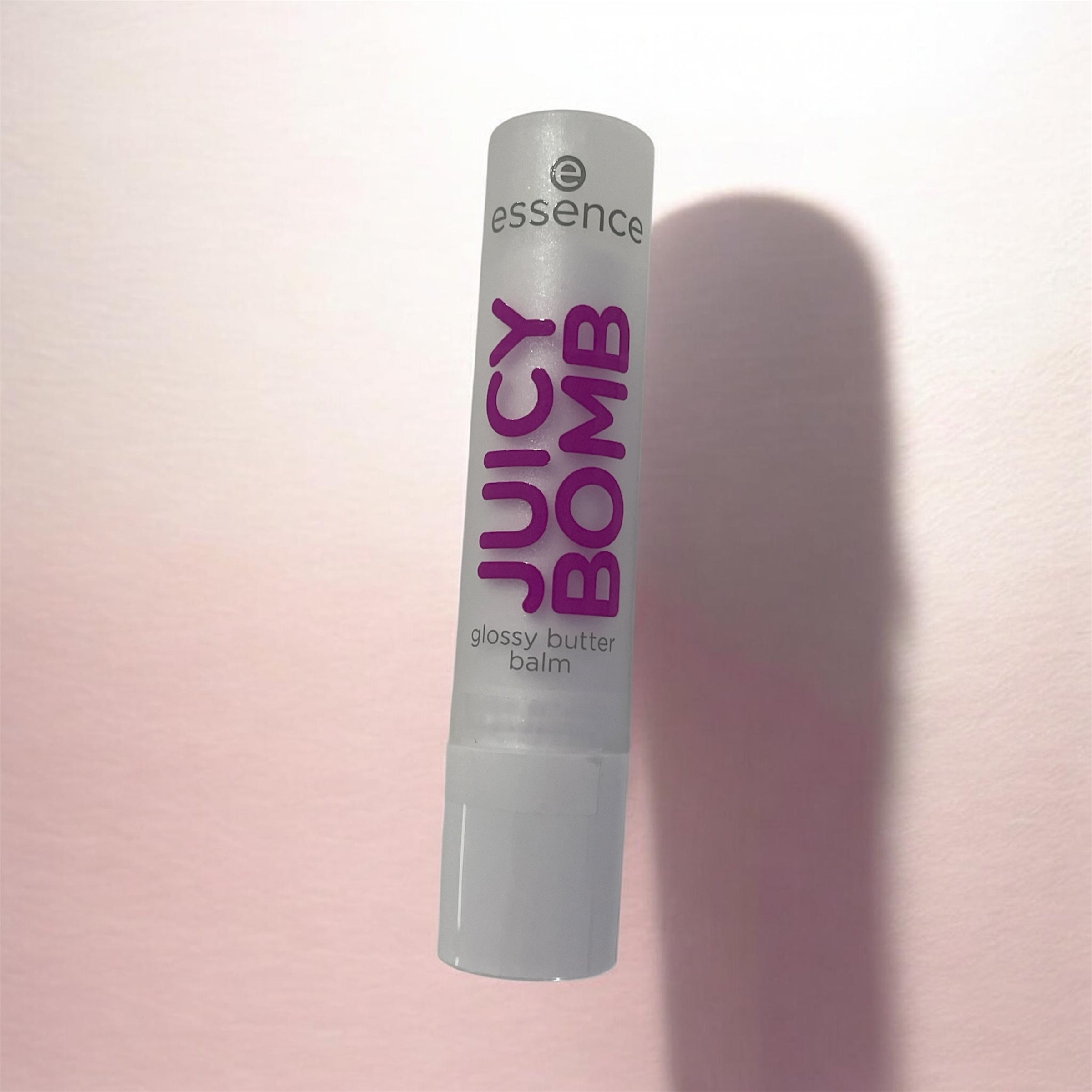 Juicy Bomb Glossy butter balm - ESSENCE