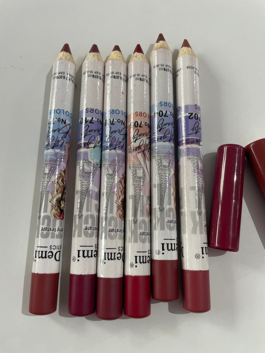 Creion buze - Miss Demi