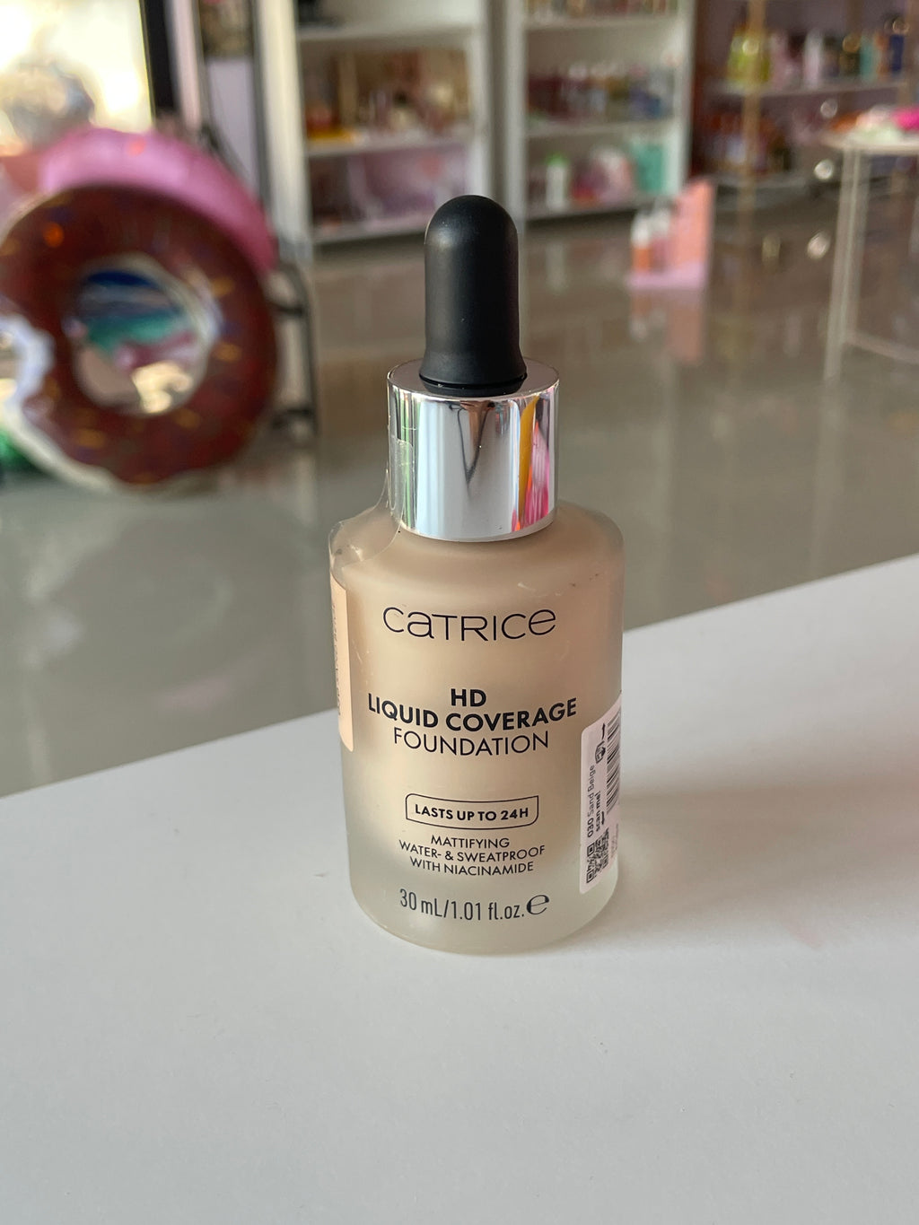 Fond de ten HD Liquid Coverage 030 Sand Beige - CATRICE