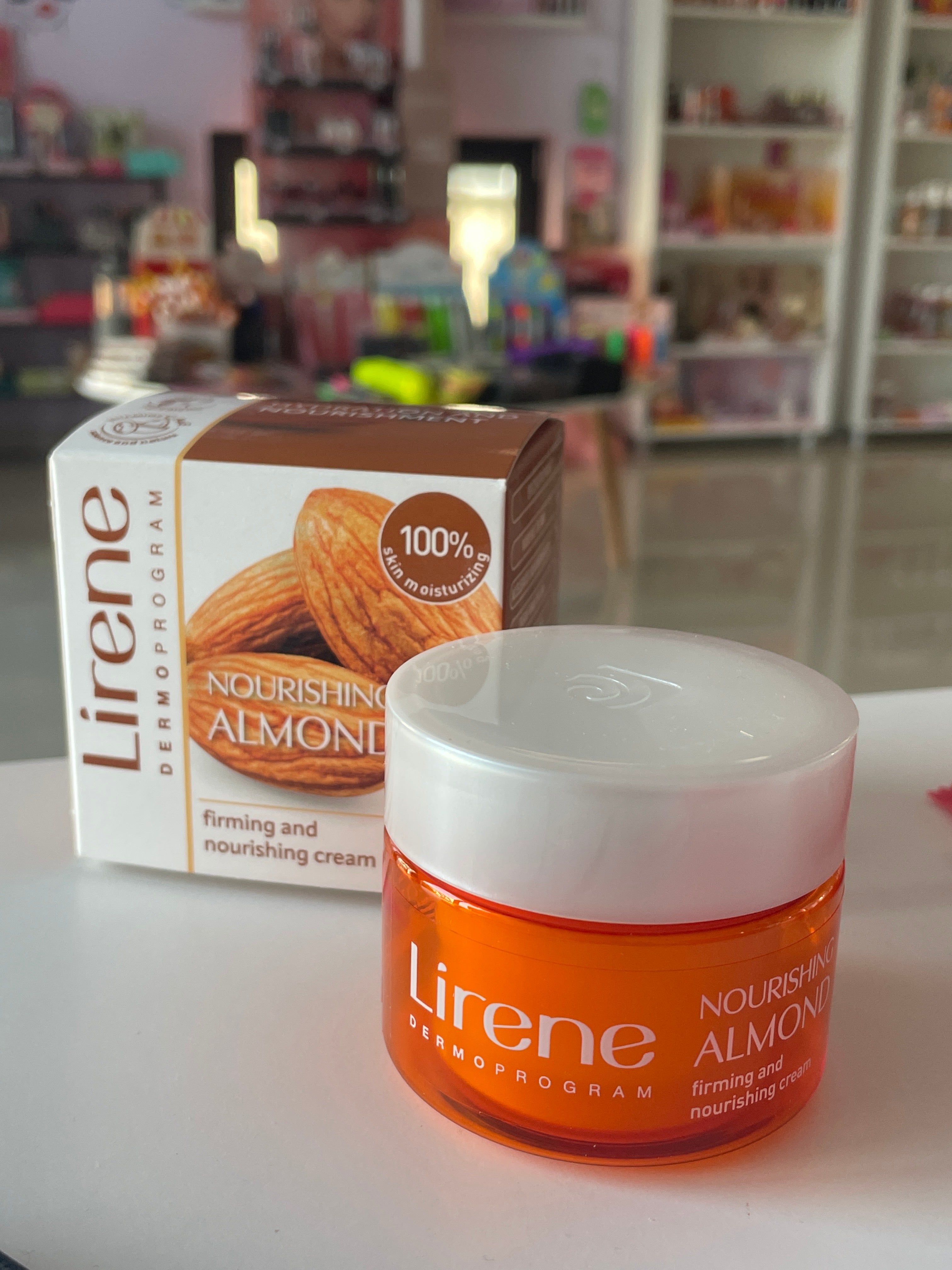 Crema pentru ten nutritiva cu Migdale - LIRENE