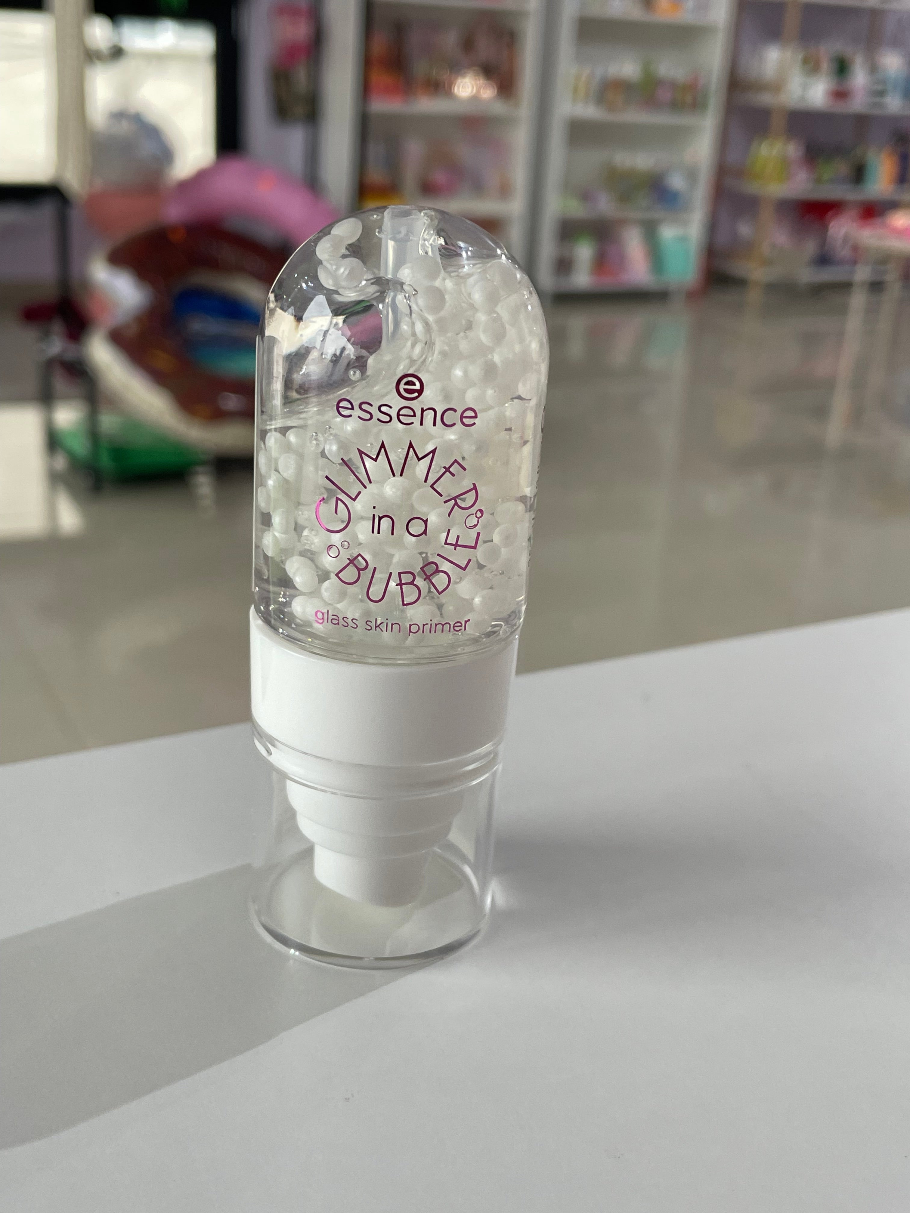 Bază pentru machiaj GLIMMER IN A BUBBLE - ESSENCE