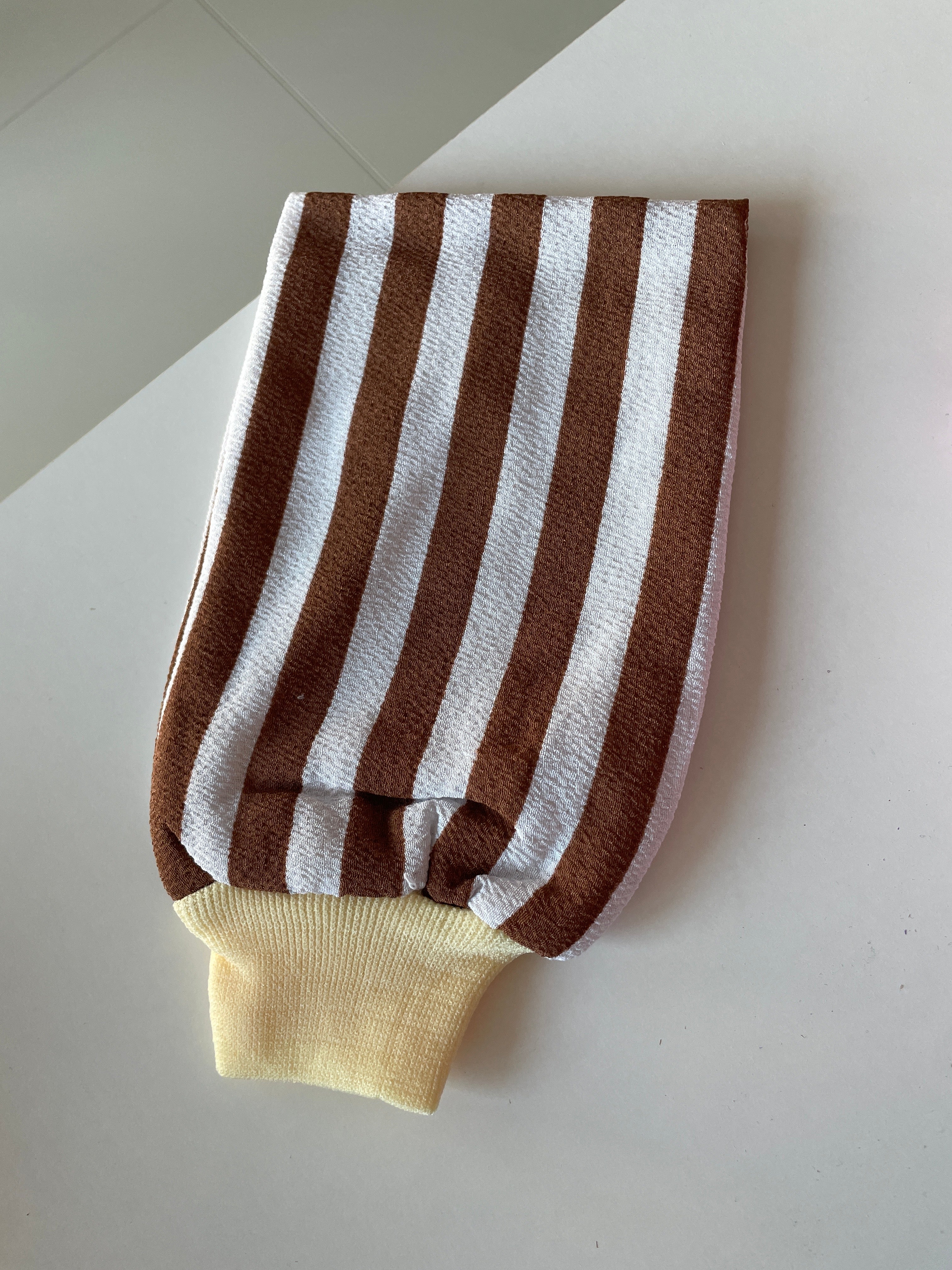 Manusa exfolianta