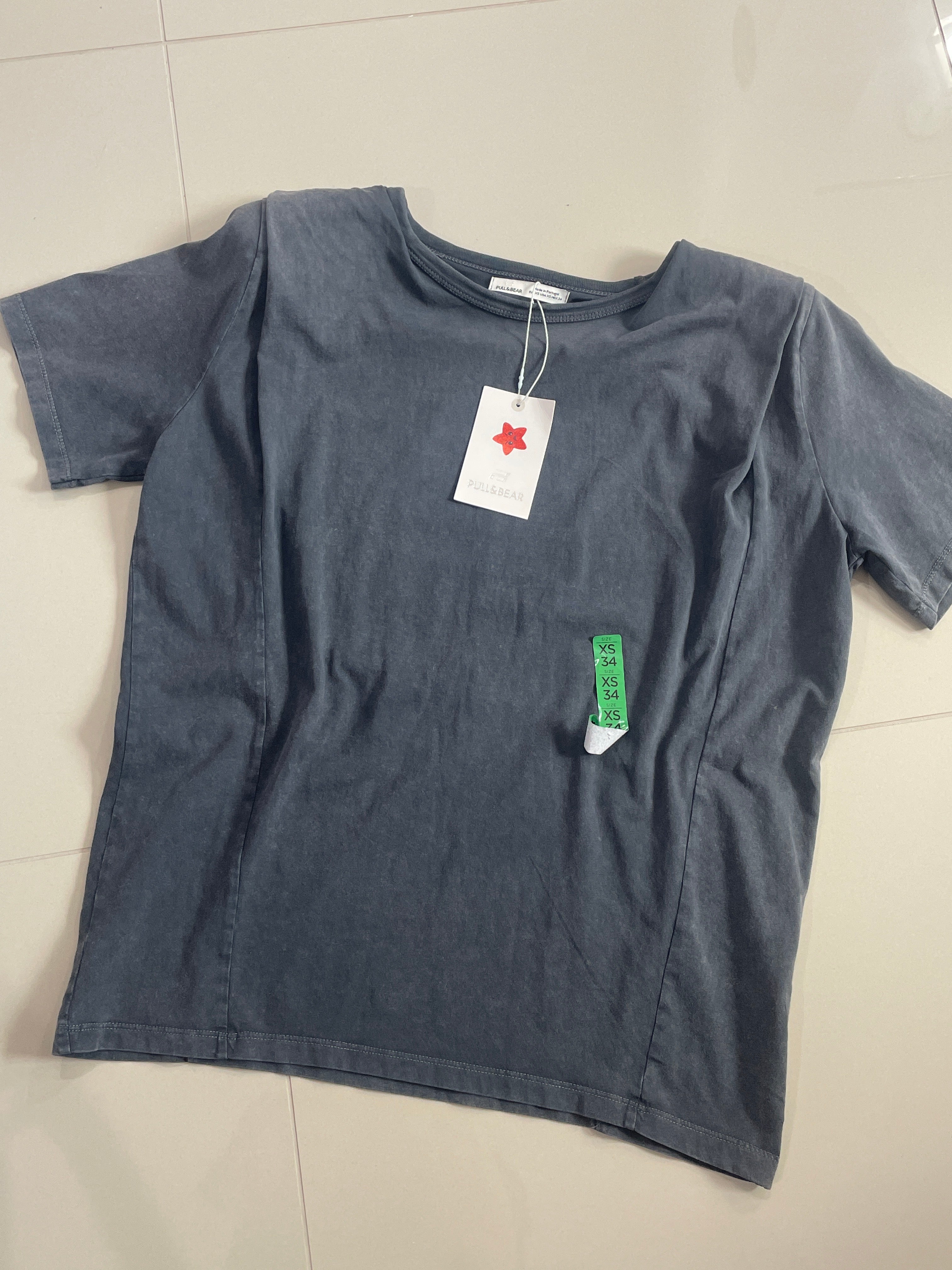 Tricou  XS oversized cu umeri - Pull&Bear