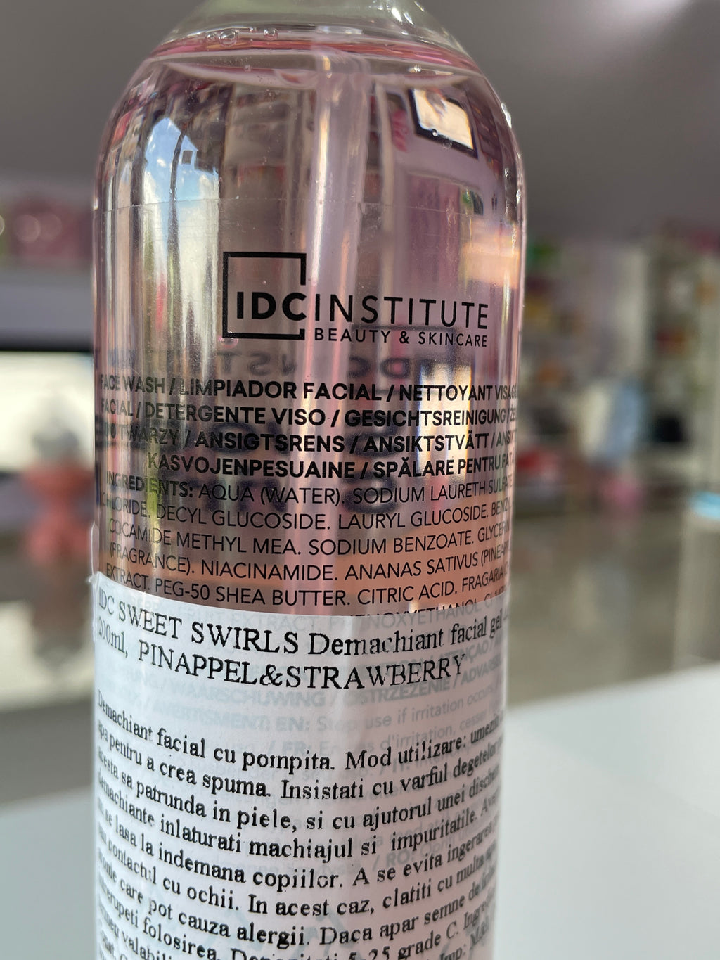 Gel curatare Sweet&Swirls capsuni si ananas - IDC INSTITUTE