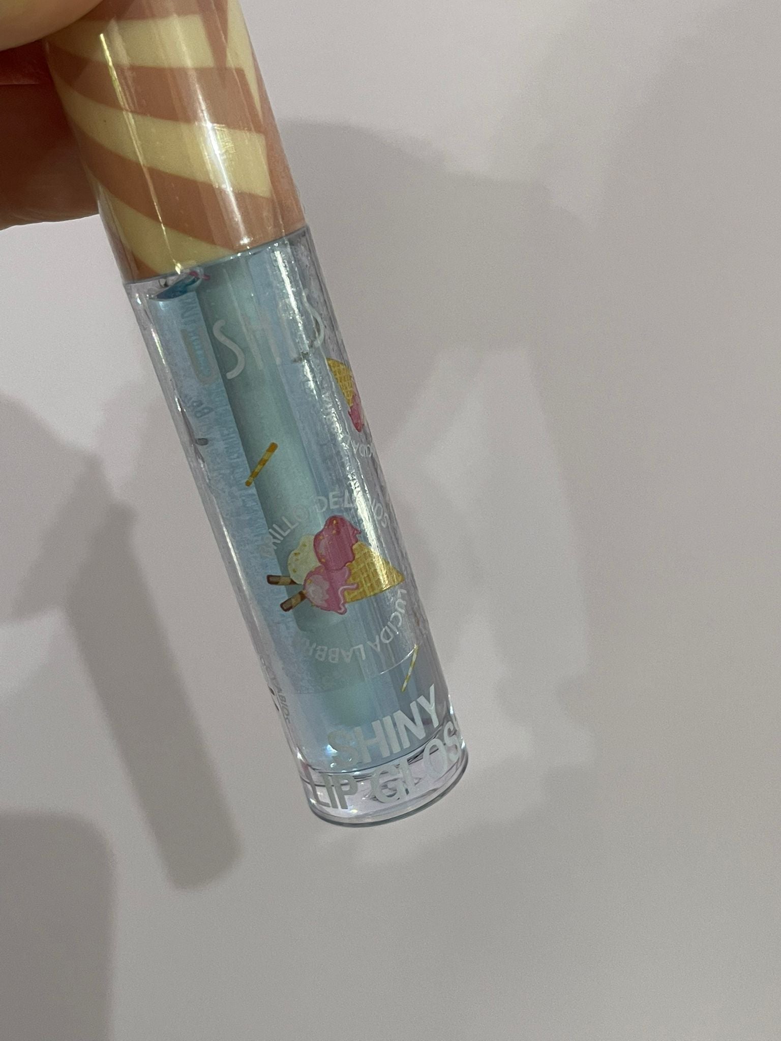 Luciu buze shiny - Ushas