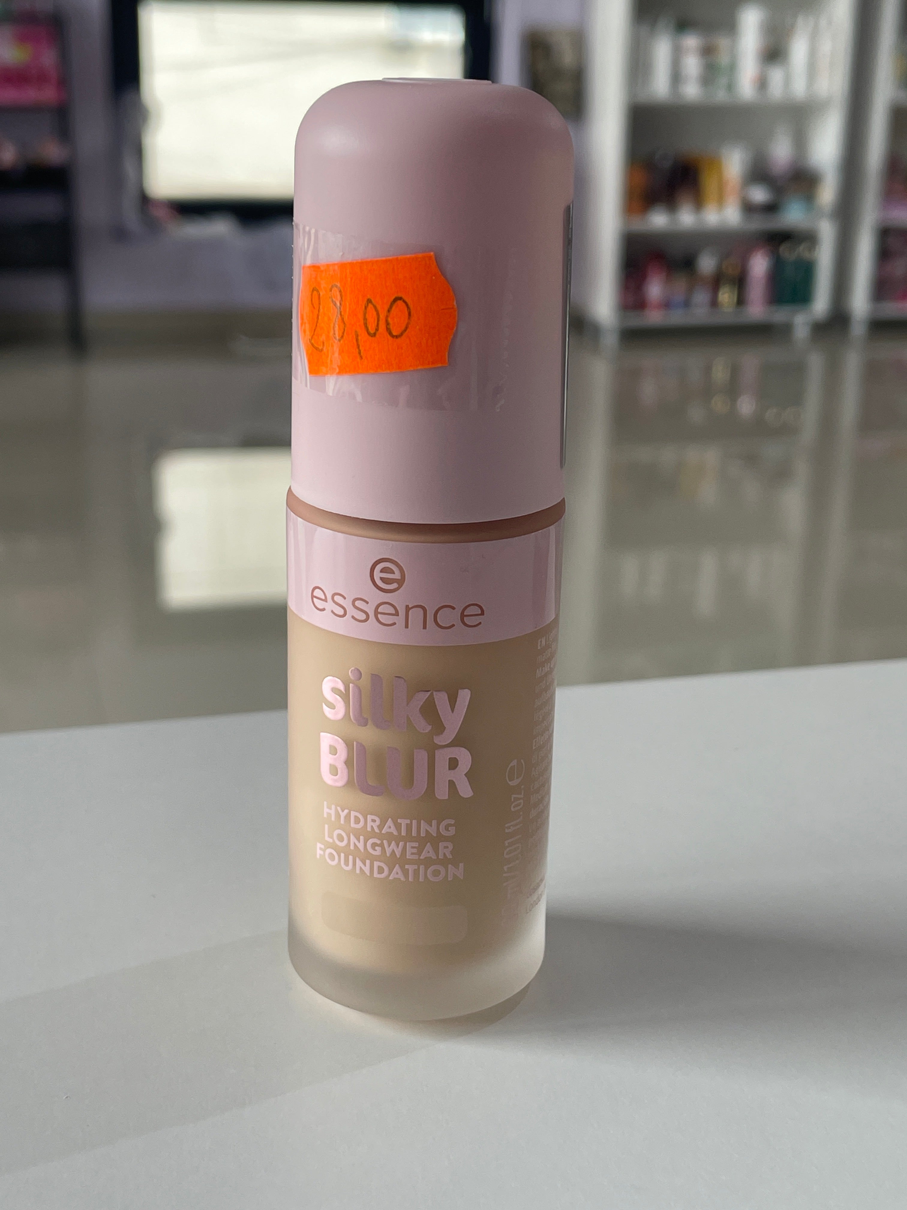 Fond de ten 115 Silky Blur - ESSENCE