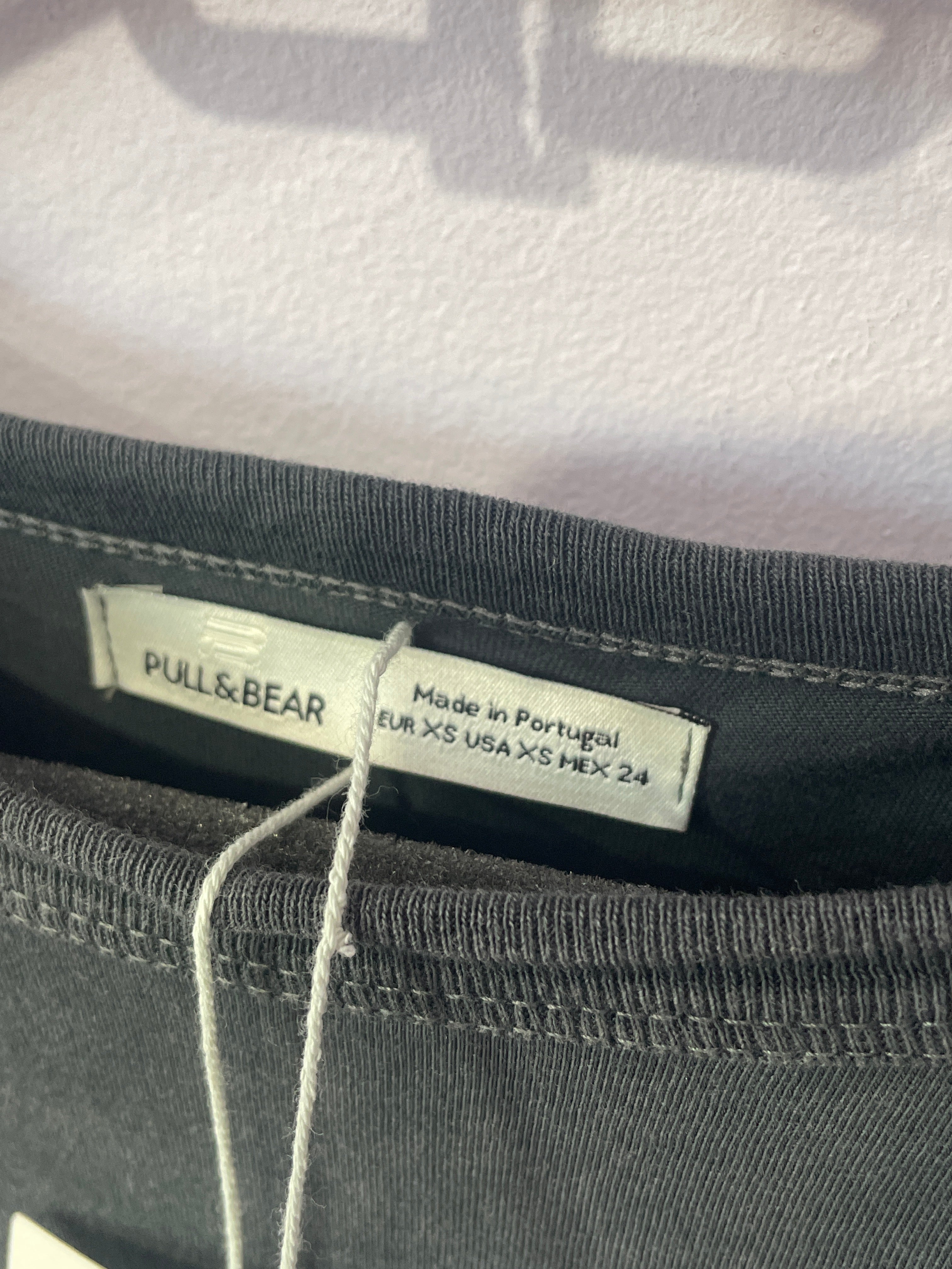 Tricou  XS oversized cu umeri - Pull&Bear