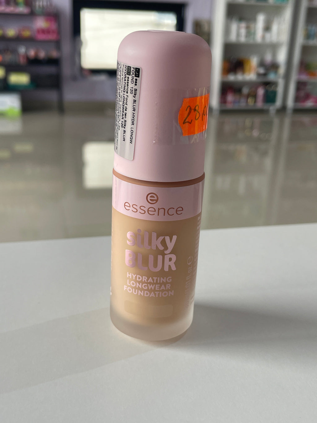 Fond de ten 120 Silky Blur - ESSENCE