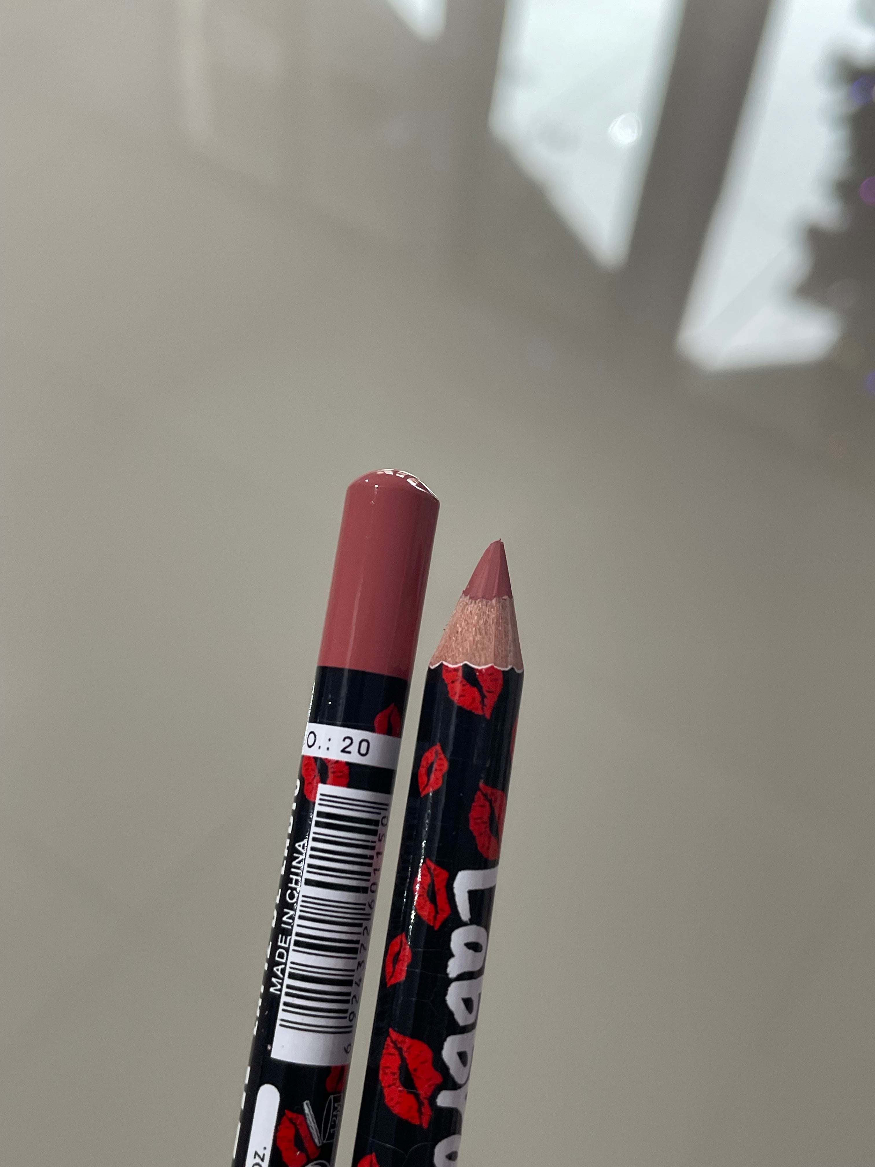 Creion buze Matita Labbra - Ushas