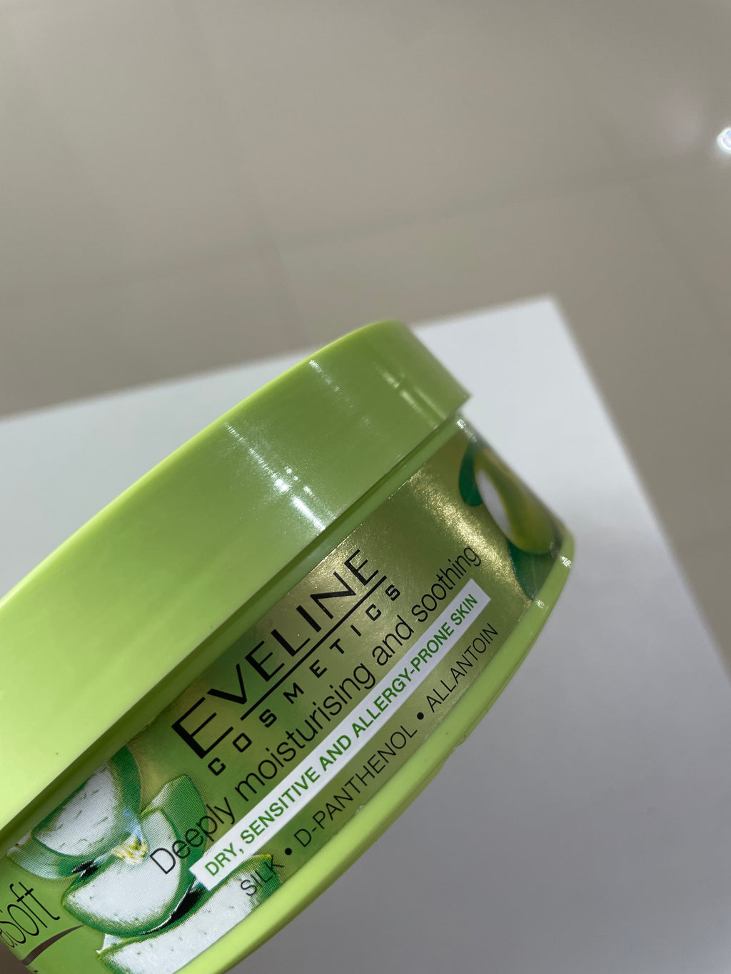 Crema corp cu Aloe si ulei de masline - Eveline