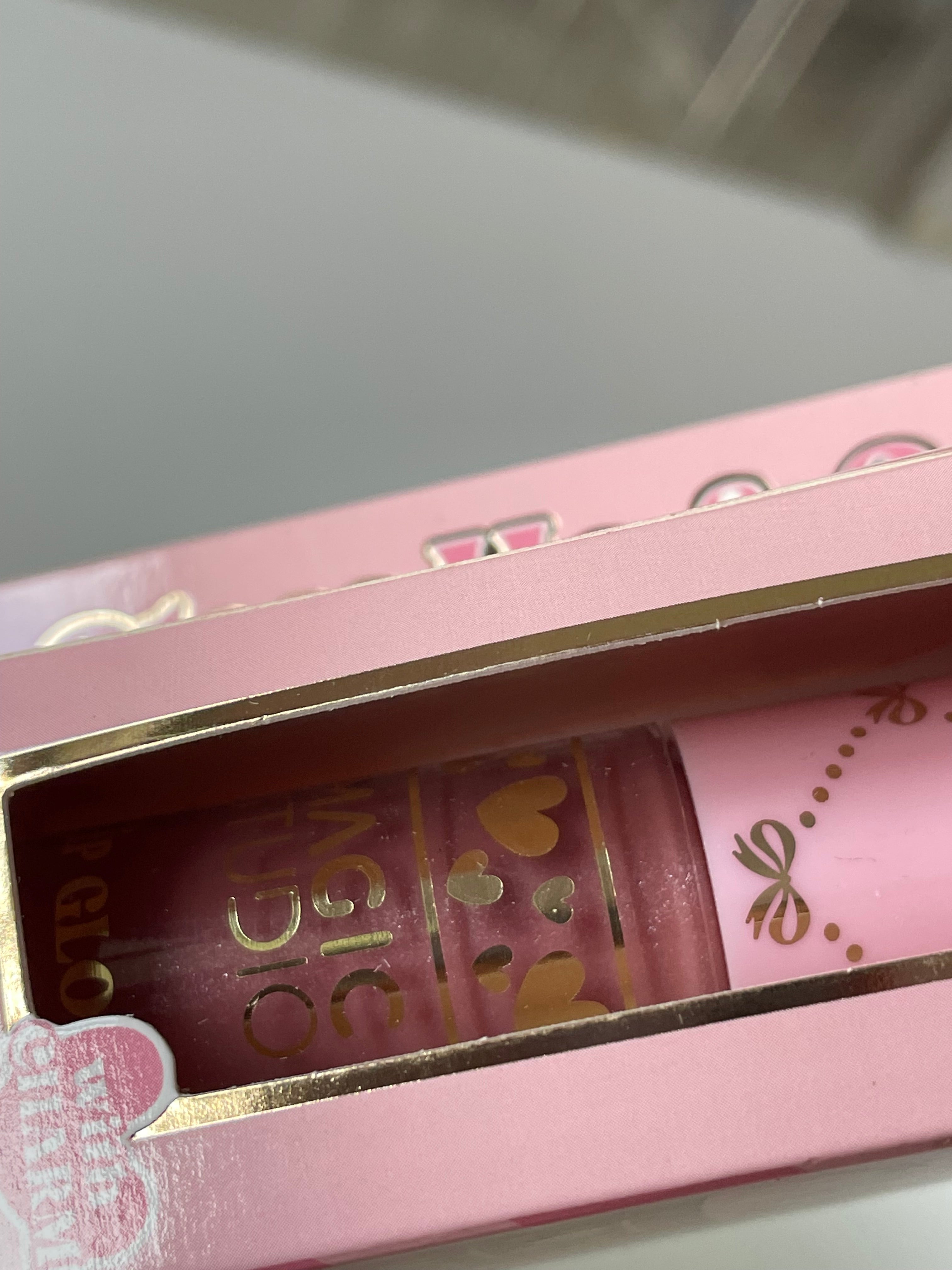 Luciu buze Juicy Pink Glaze, Coquette Charm - MAGIC STUDIO
