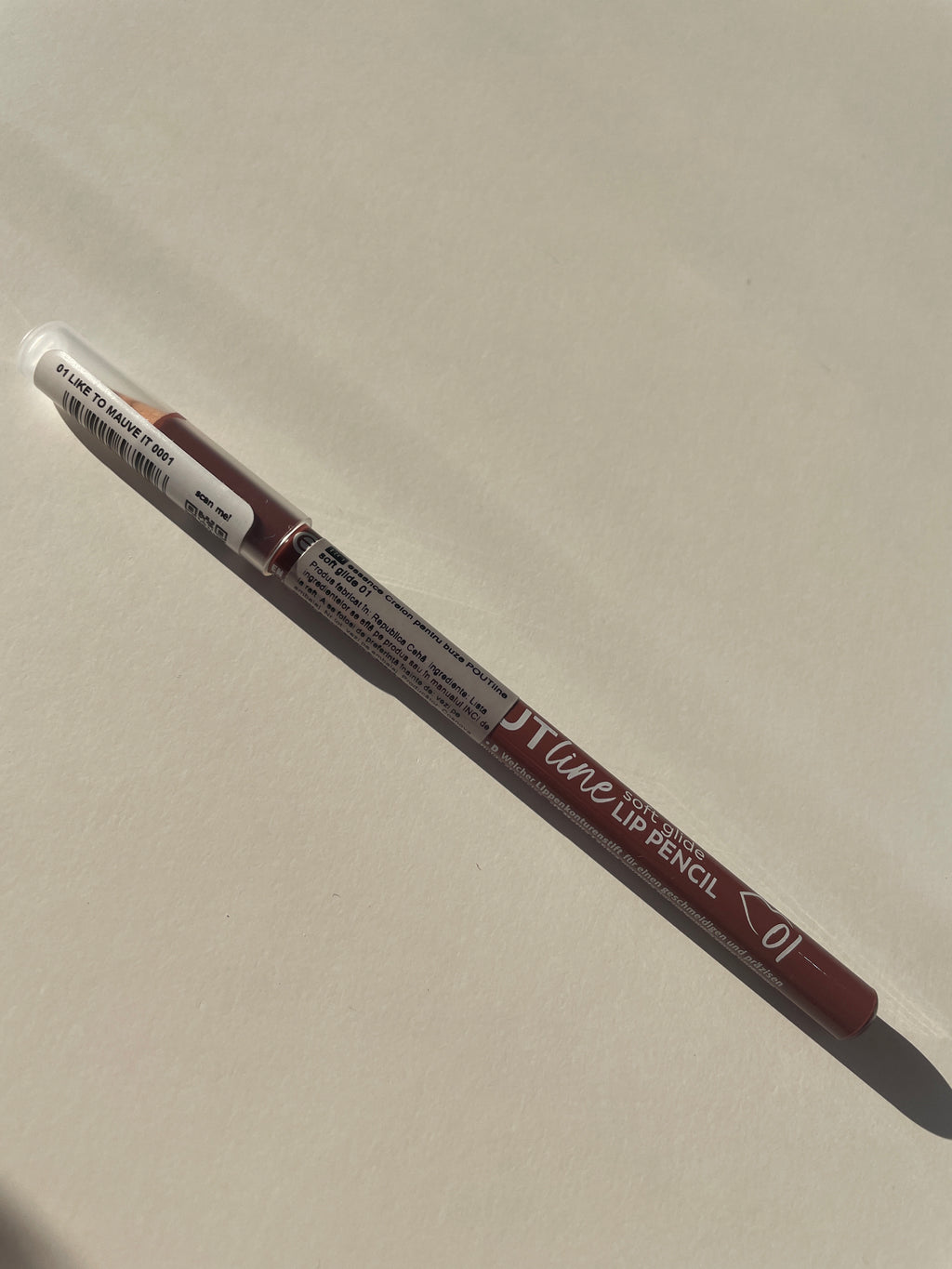 Creion buze Pout line - 01 Like to Mauve - ESSENCE