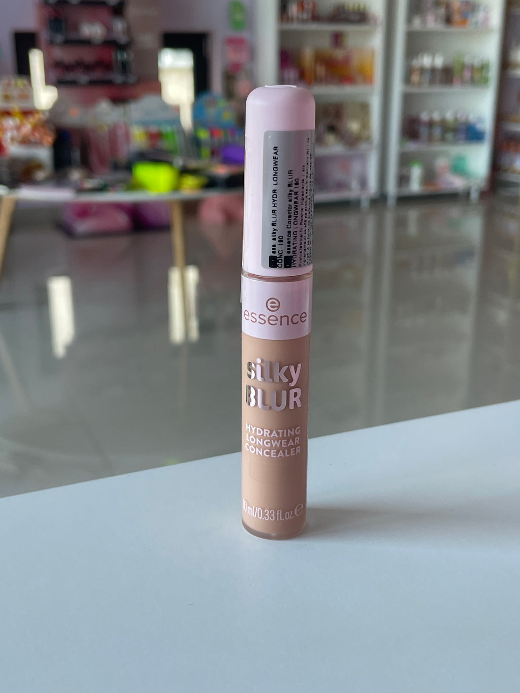 Corector Silky Blur 190 - ESSENCE