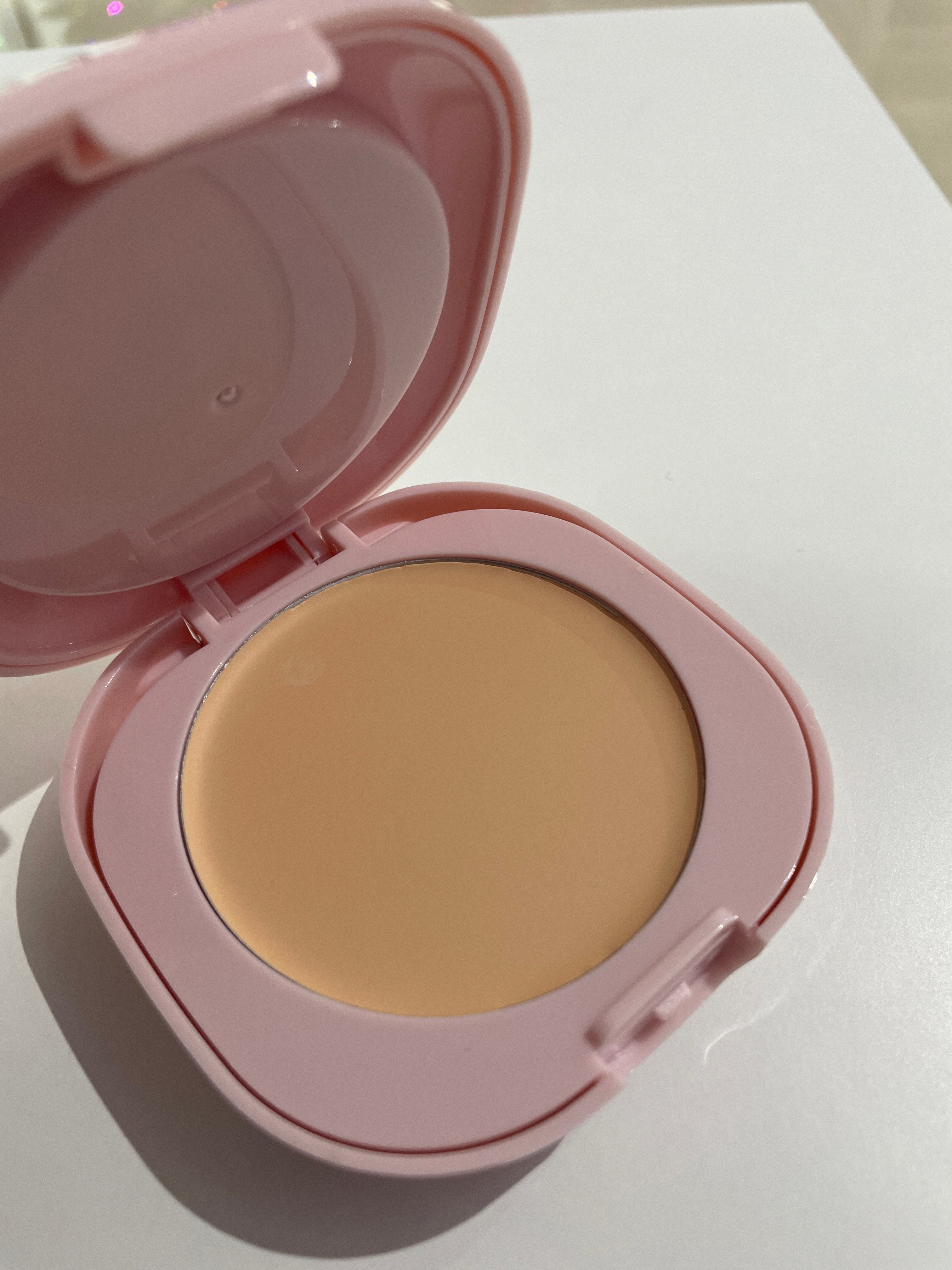 Pudra compacta si concealer - Ushas