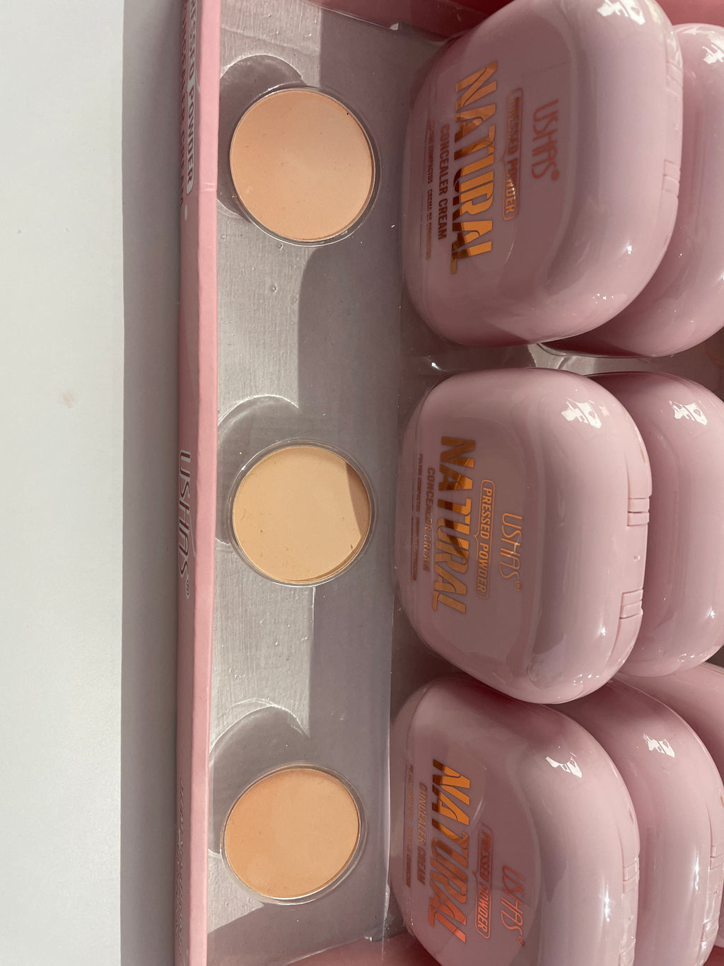 Pudra compacta si concealer - Ushas