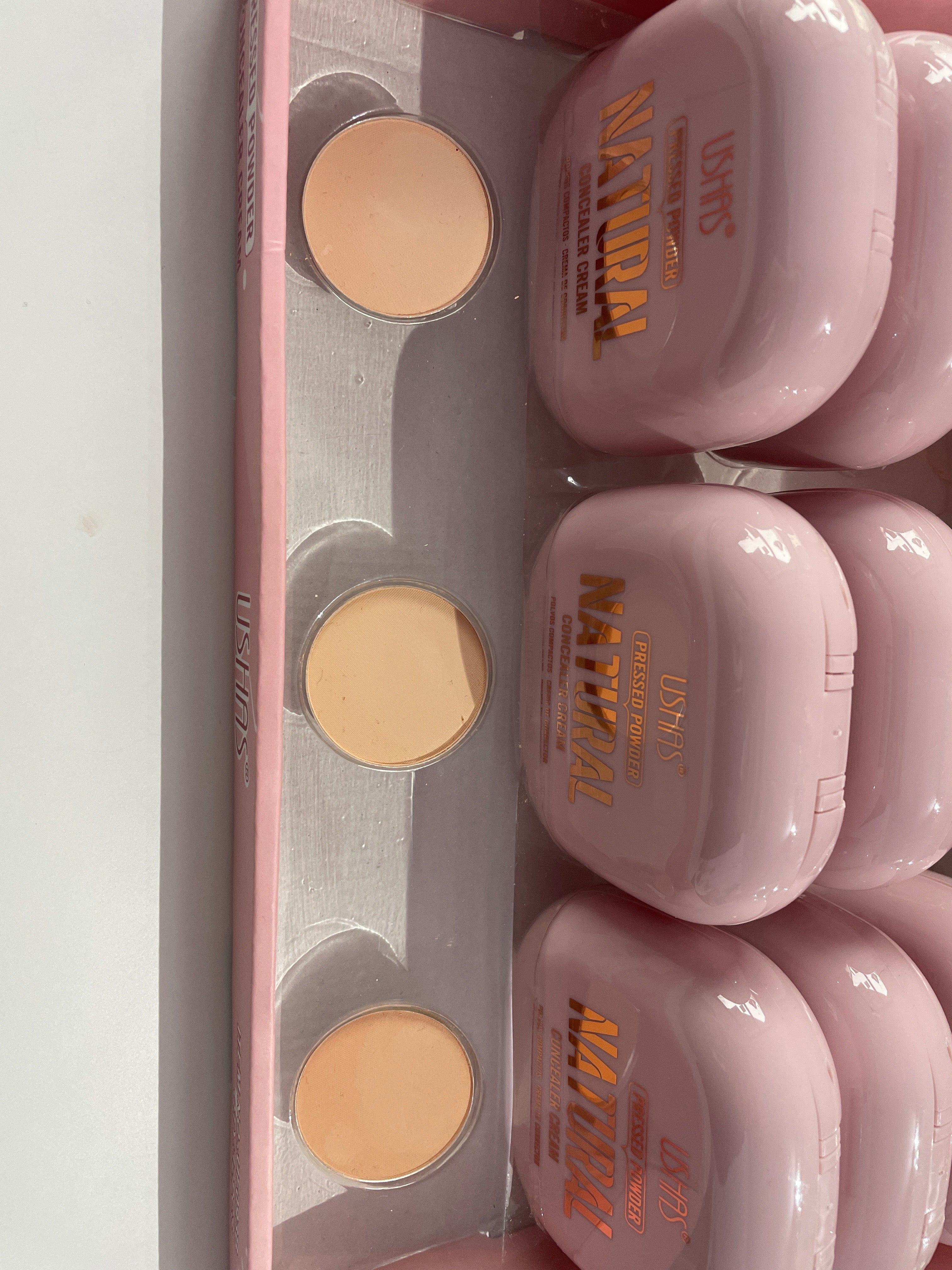 Pudra compacta si concealer - Ushas