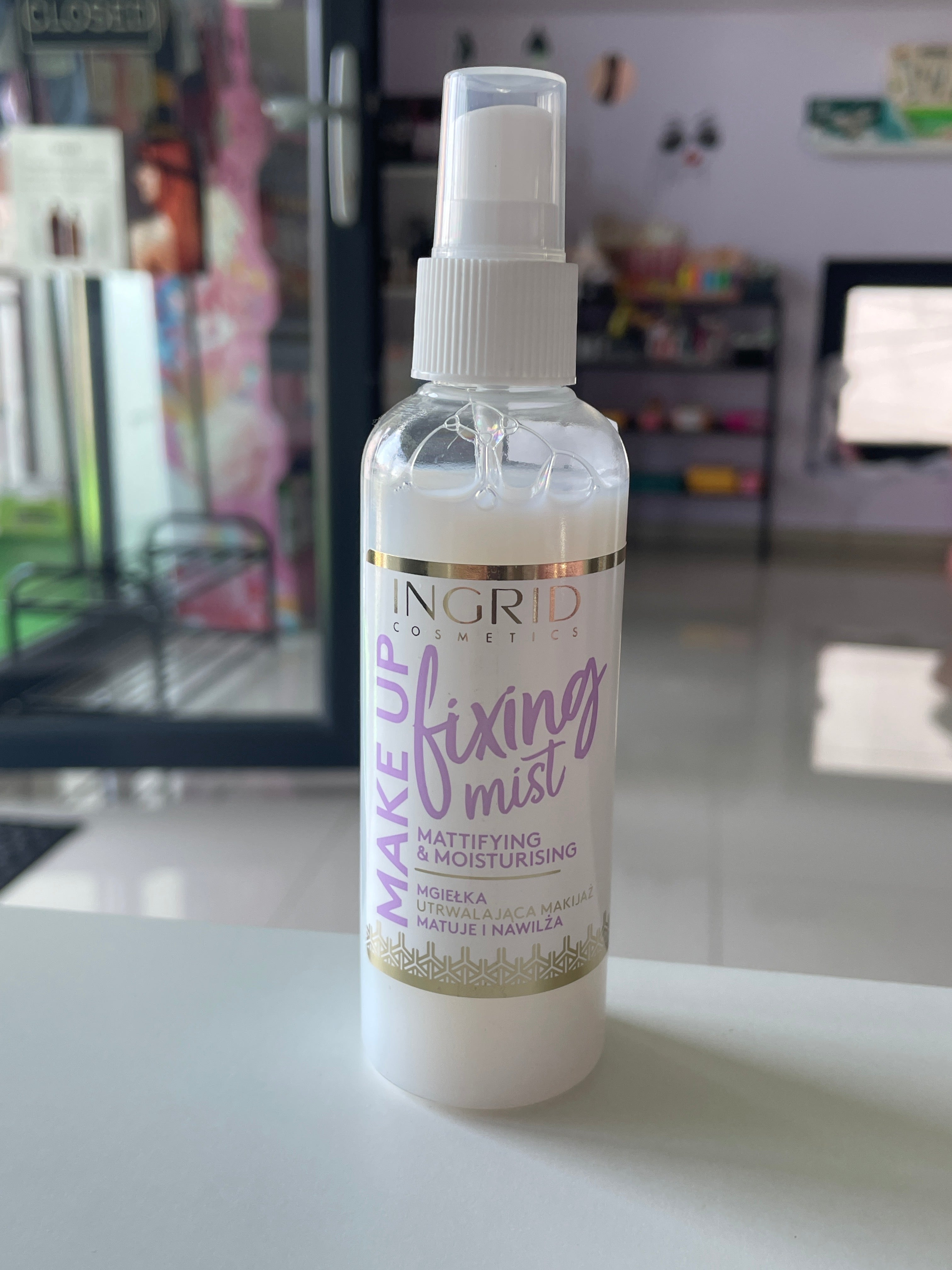 Spray fixare machiaj - INGRID