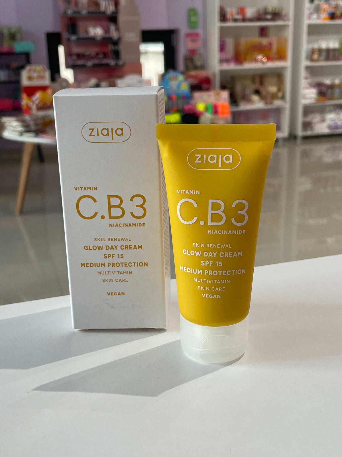Crema pentru ten SPF 15 vit. C.B3 - ZIAJA