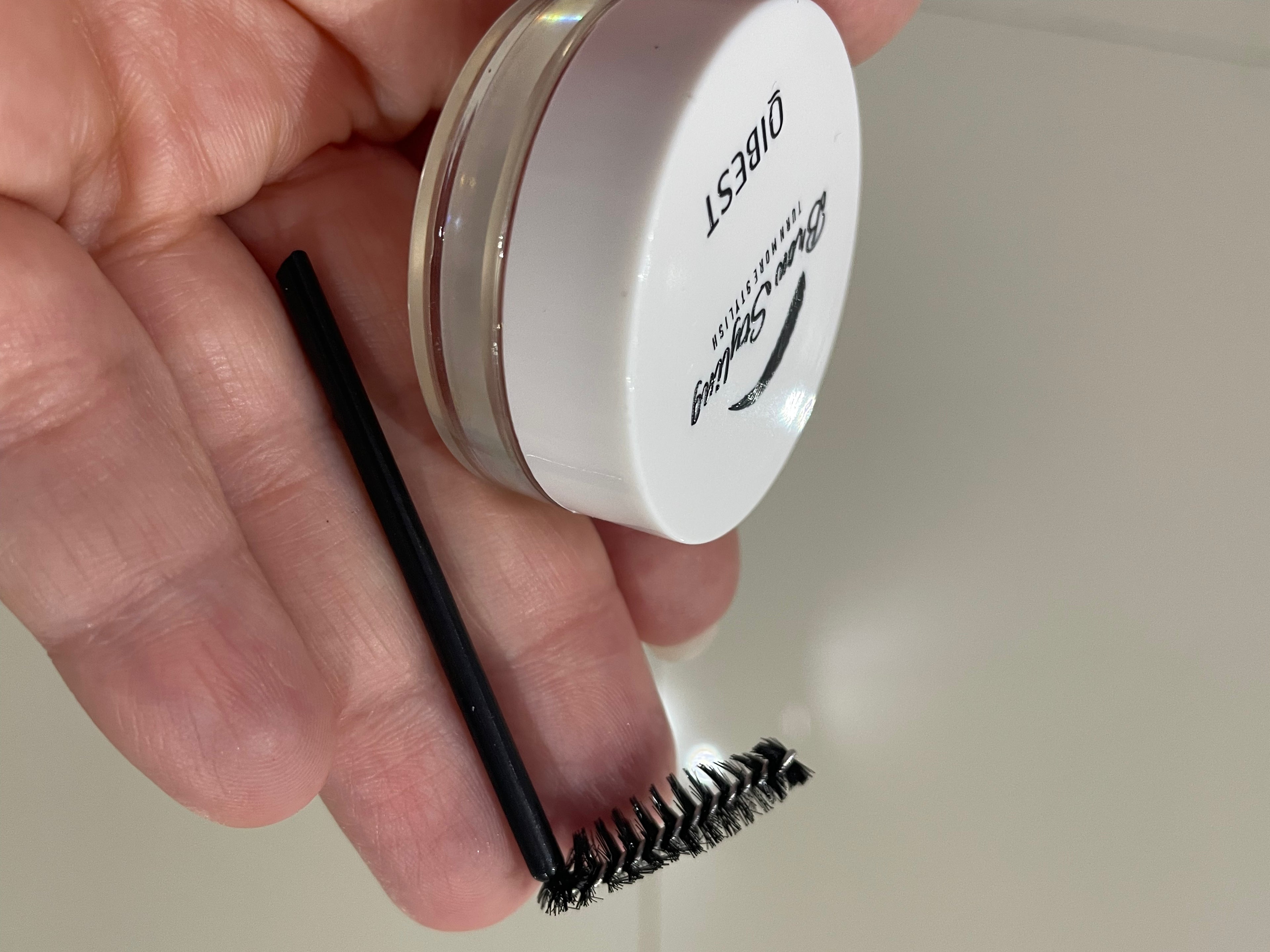 Ceara sprancene - Qibest