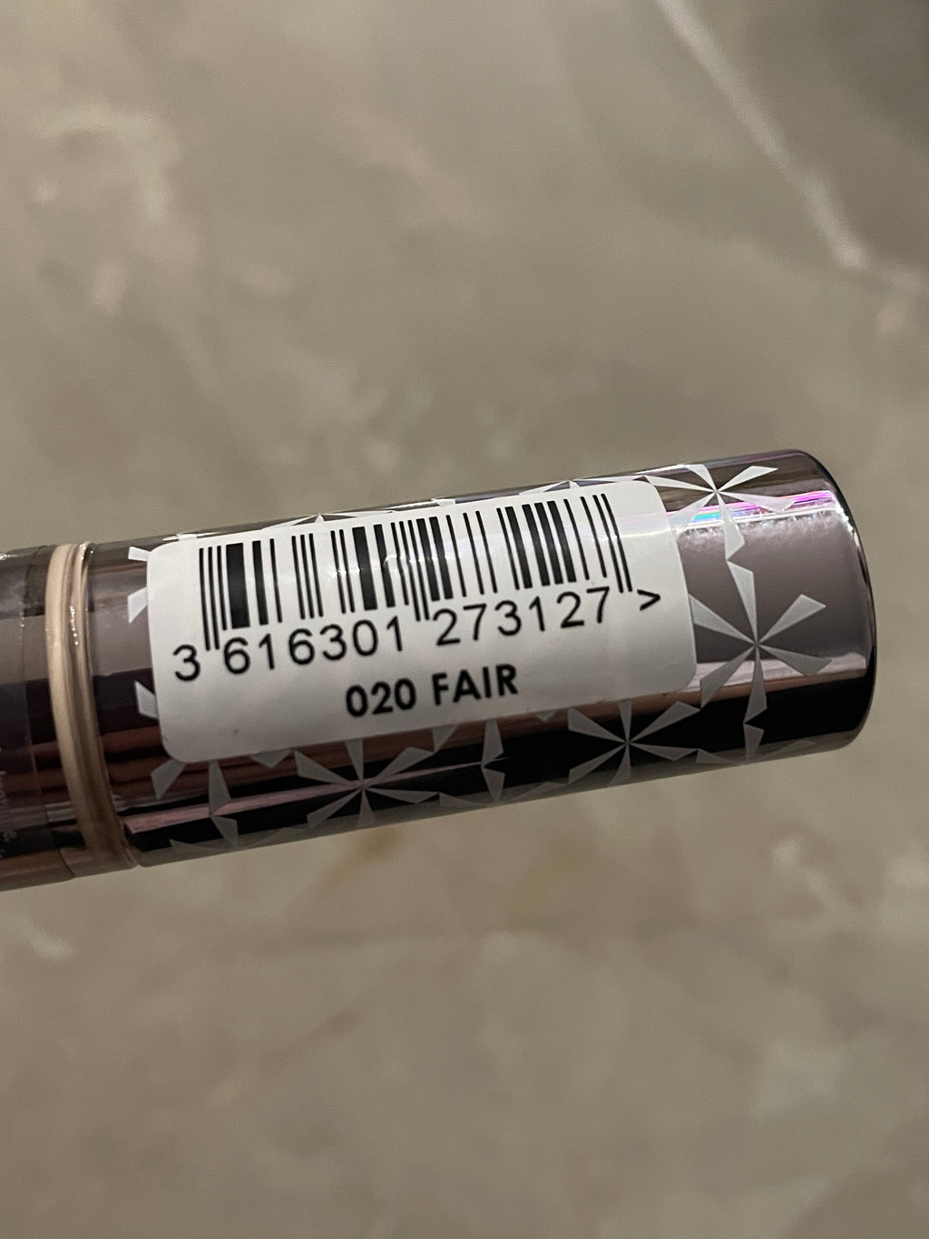 The multi-tasker 020 concealer - Rimmel London