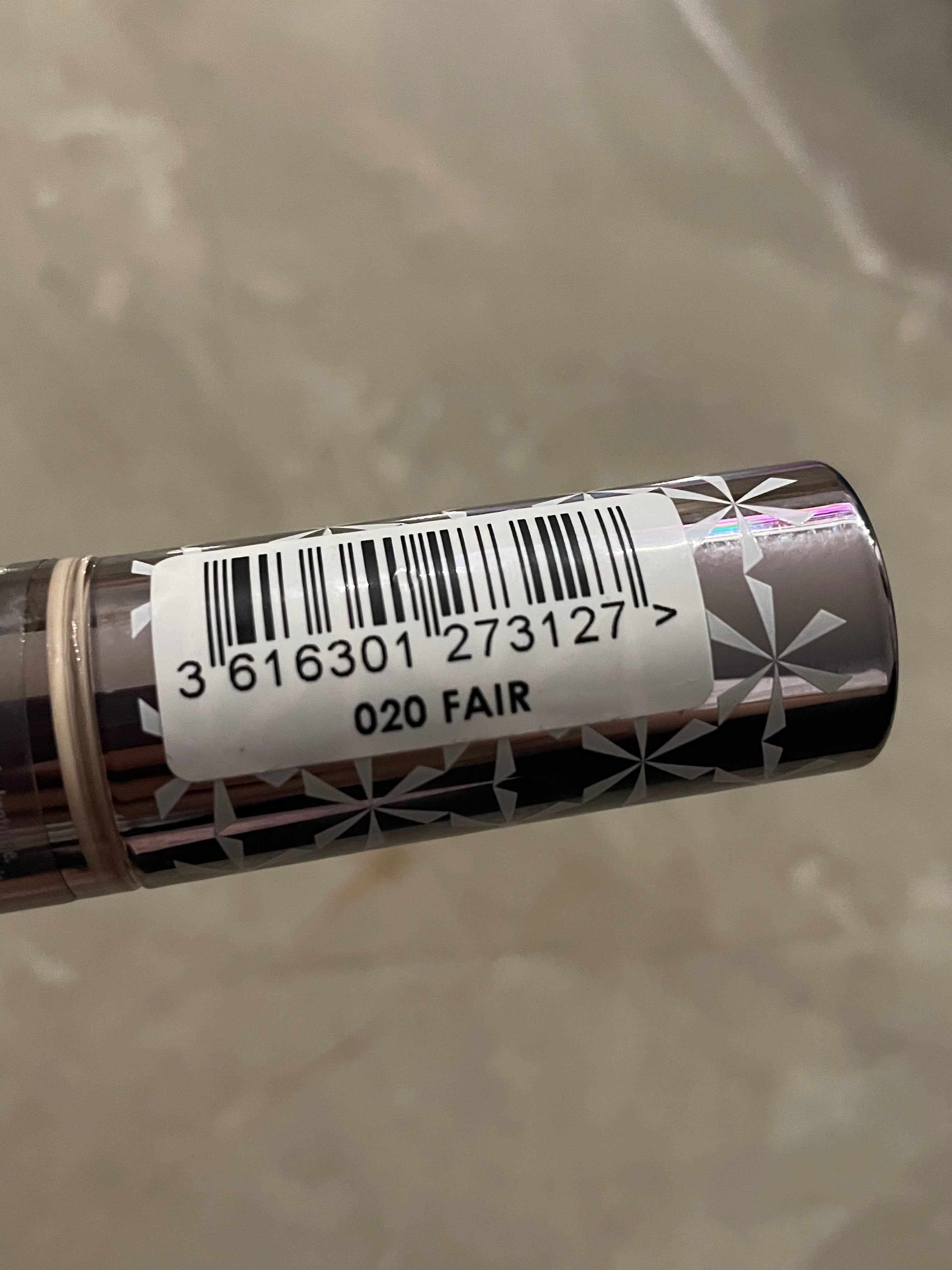 The multi-tasker 020 concealer - Rimmel London