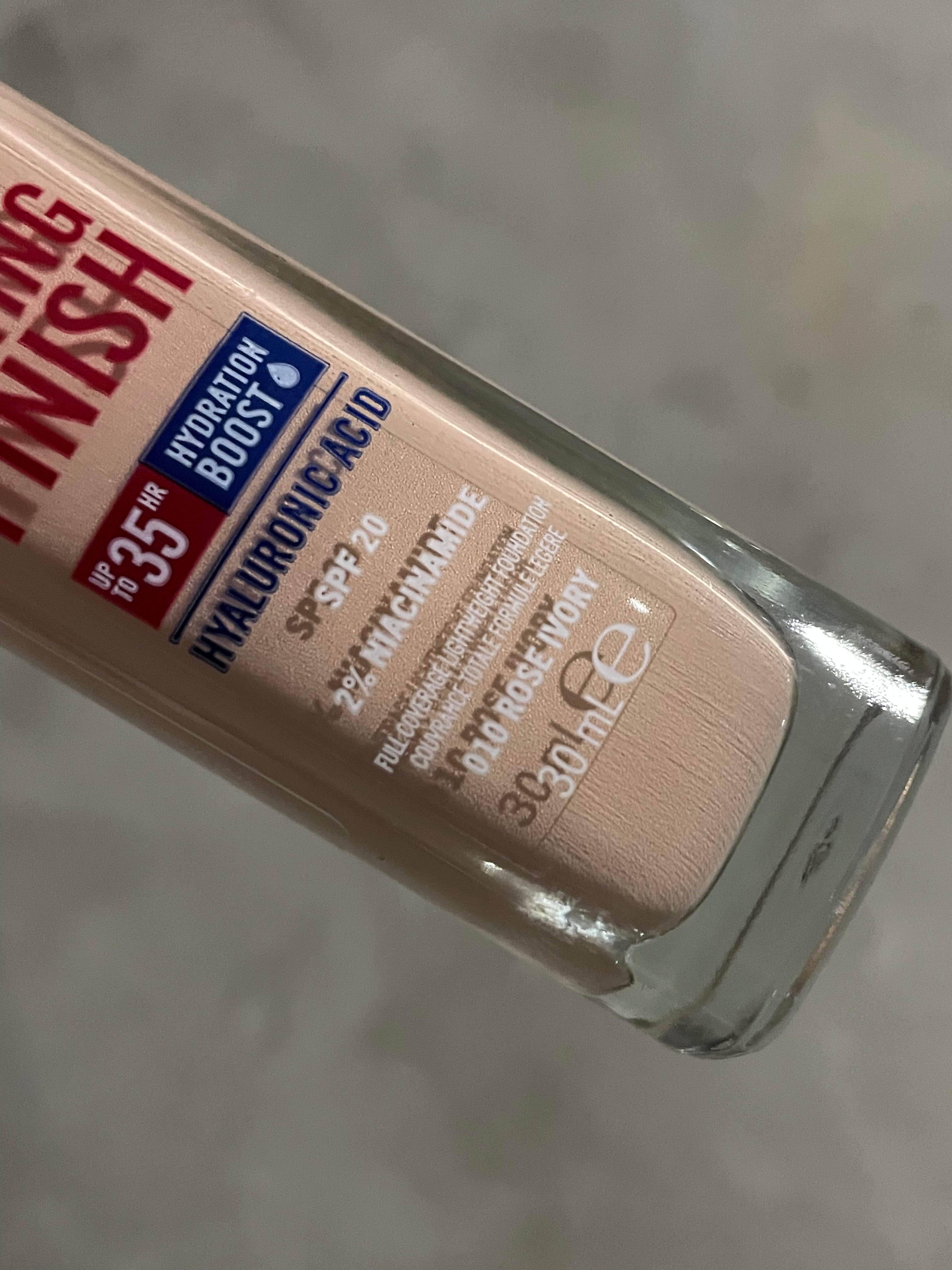 Fond de ten Lasting Finish 010 rose Ivory - Rimmel London
