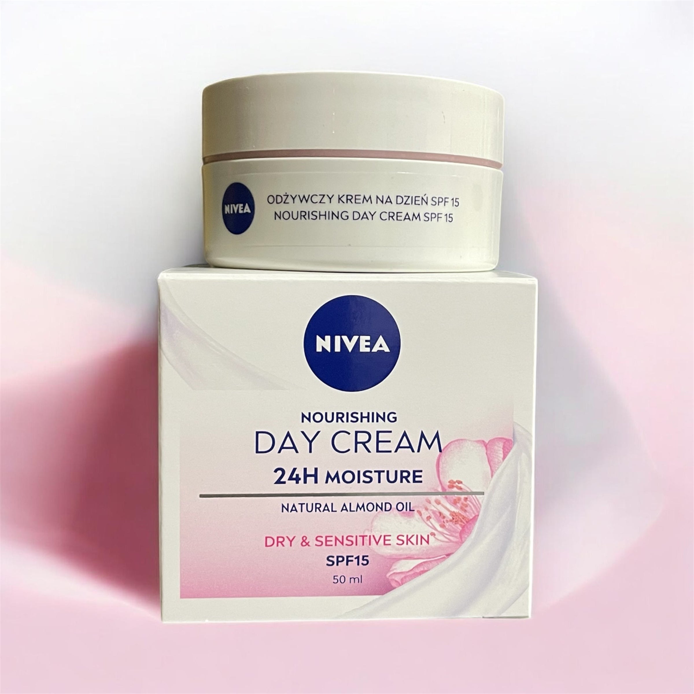 Crema pentru ten uscat si sensibil SPF 15 - NIVEA