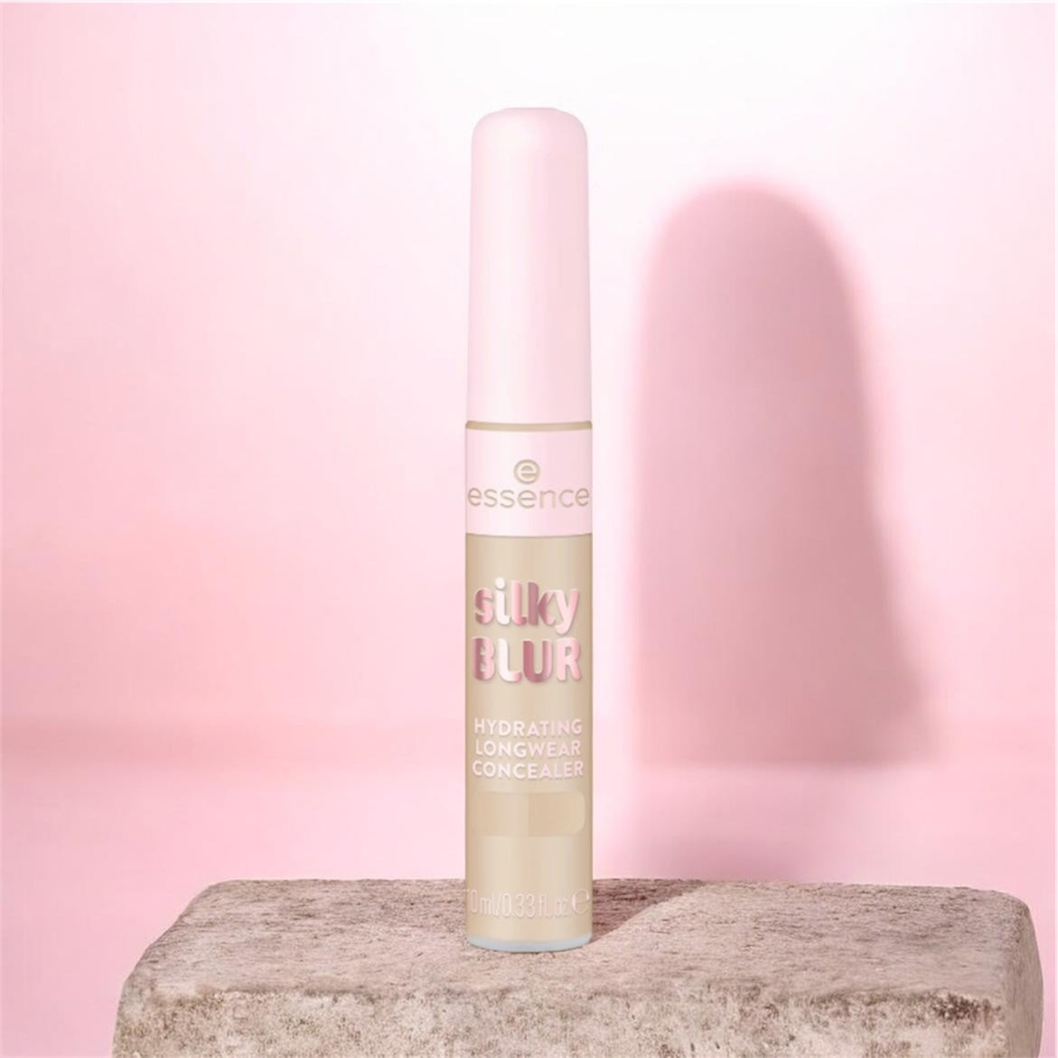 Corector Silky BLUR HYDRATING LONGWEAR CONCEALER 120 - ESSENCE