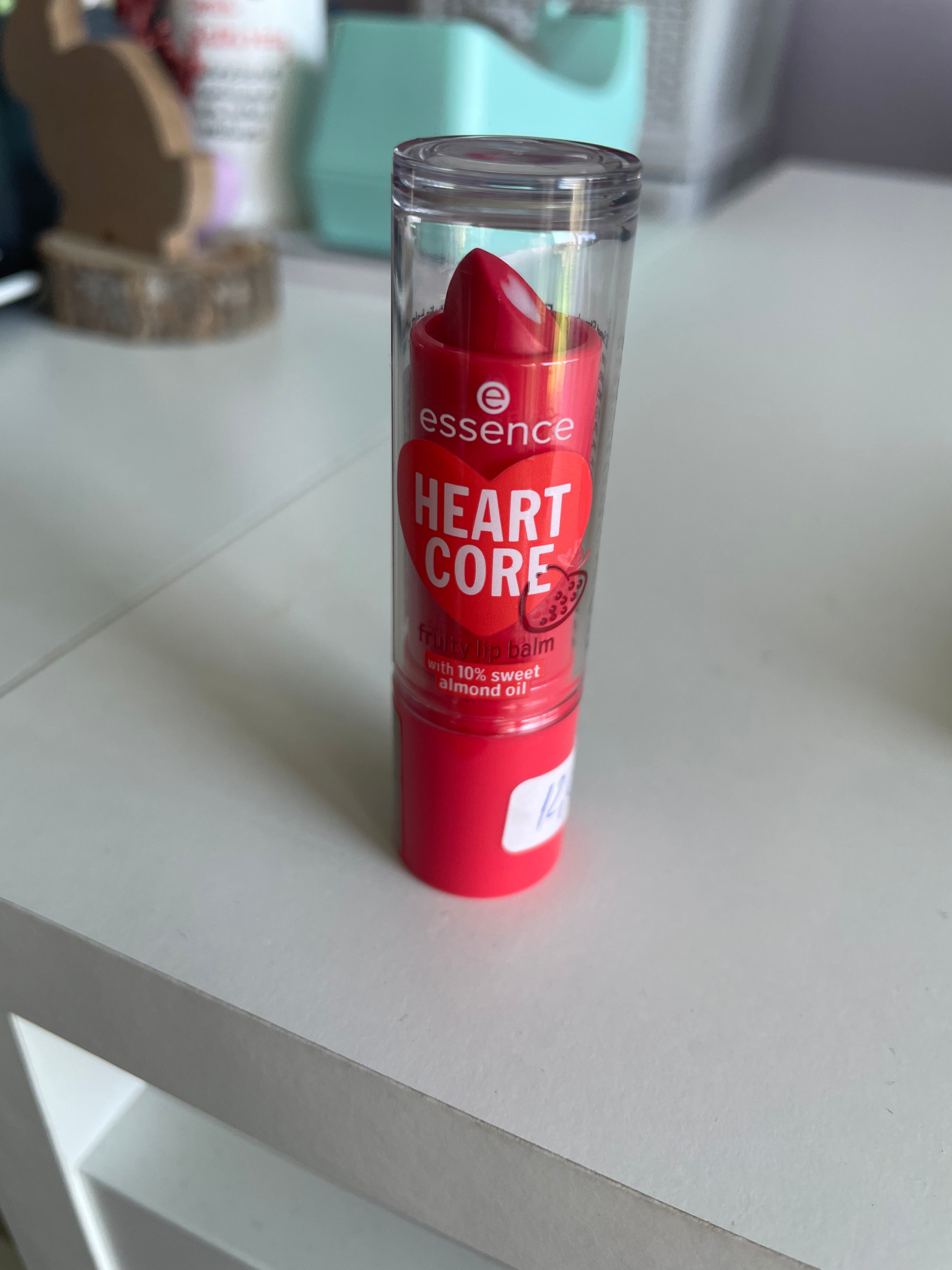 Balsam buze Heart Core 02 Sweet Strawberry- ESSENCE