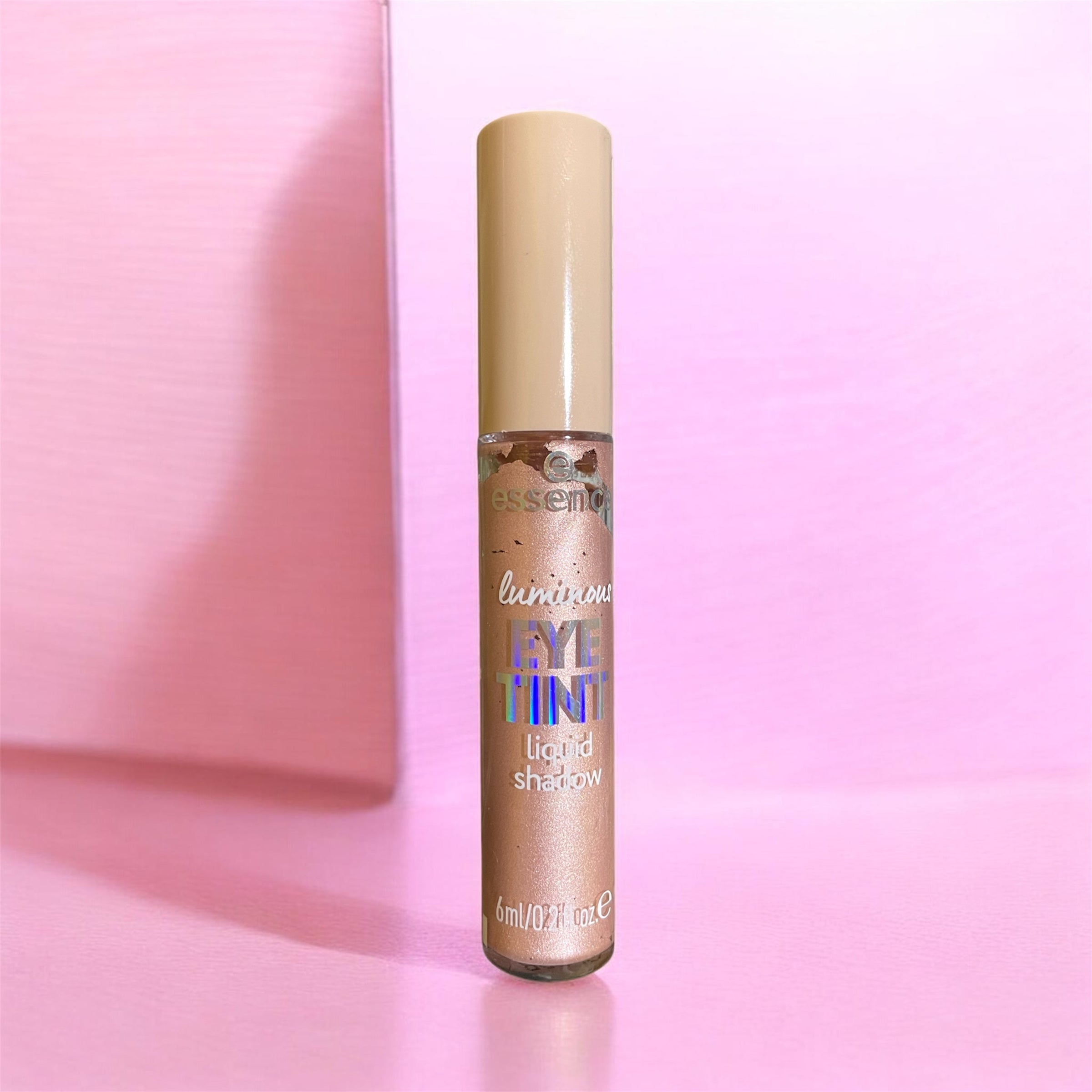 Fard lichid pleoape Eye Tint 01 Dazzling Rose - ESSENCE