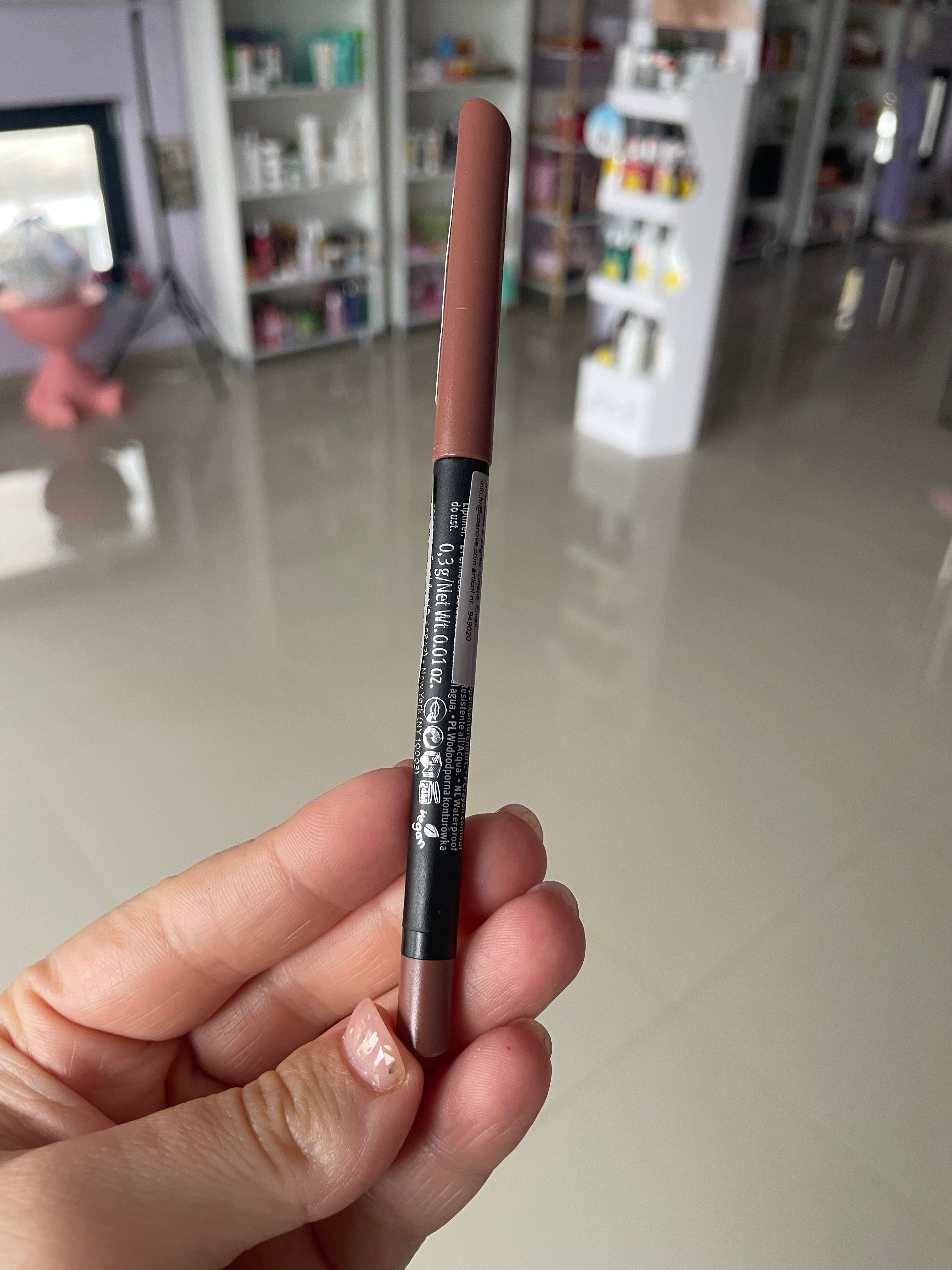 Creion buze 8h matte - 10 The Perfect Shade  - ESSENCE