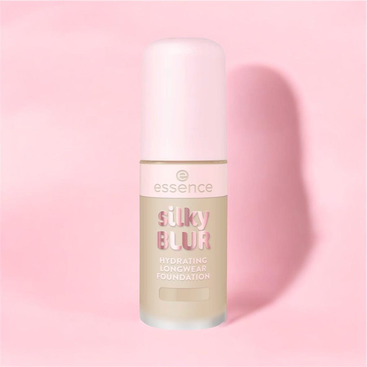 Fond de ten Silky Blur 155 - ESSENCE