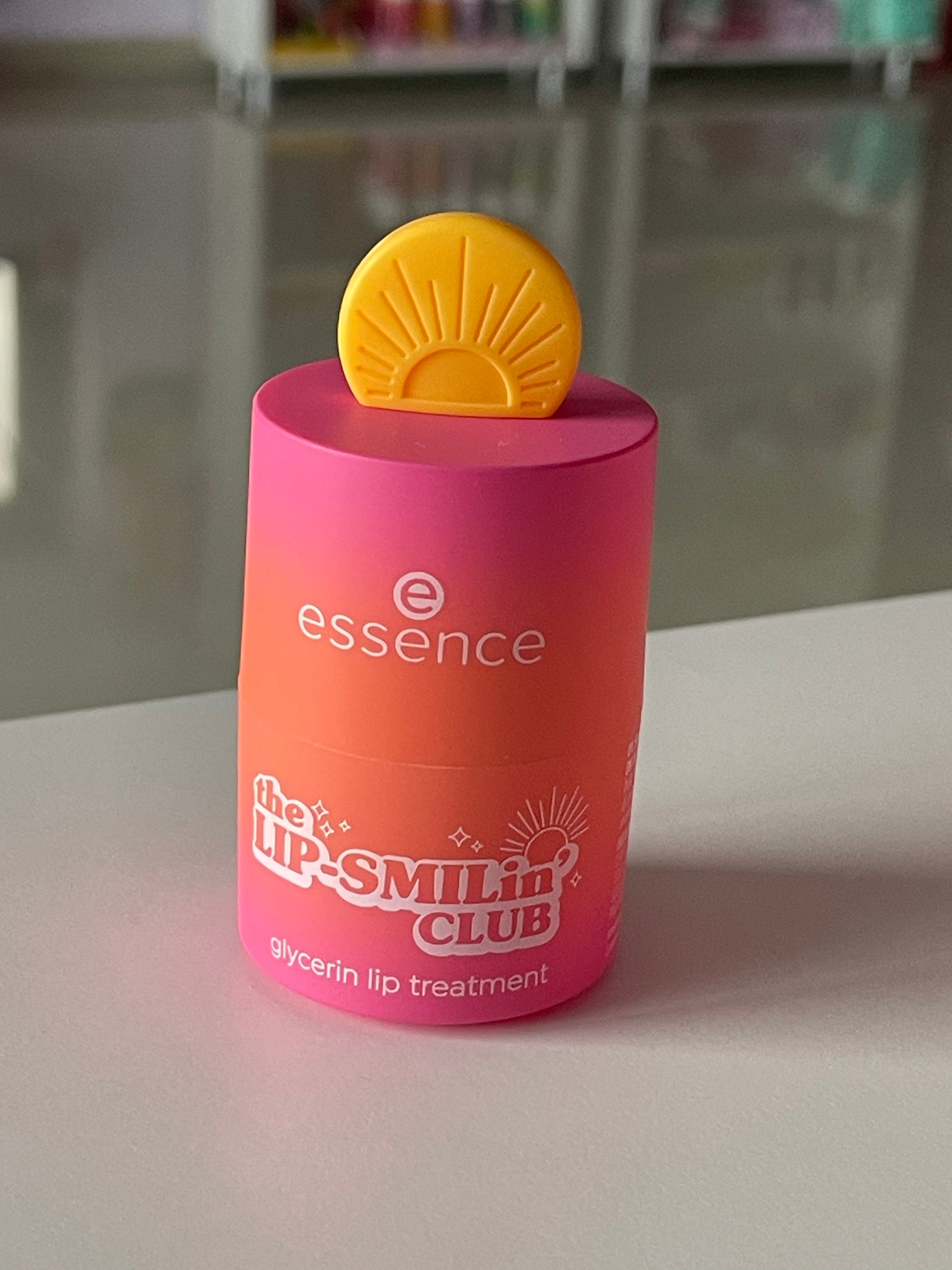 Tratament buze cu glicerină LIP-SMILIN' CLUB - ESSENCE