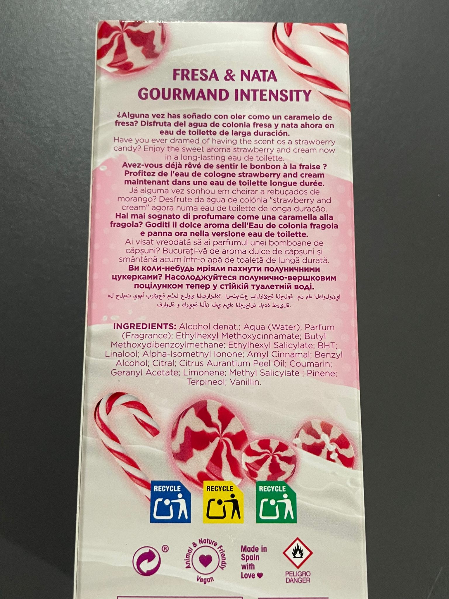 Apa de toaleta Kiss Fresa y Nata - Tulipan Negro