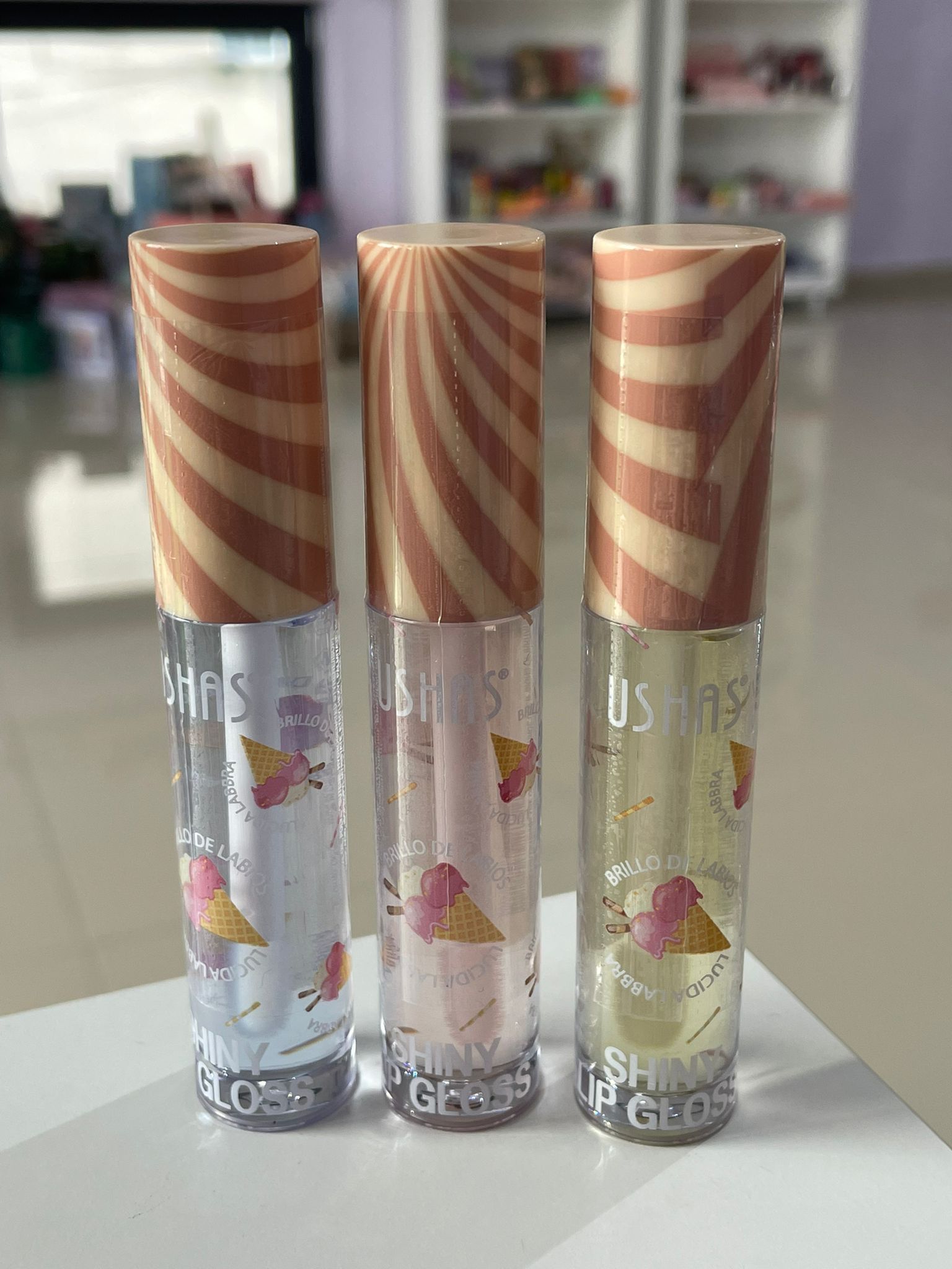 Luciu buze shiny - Ushas