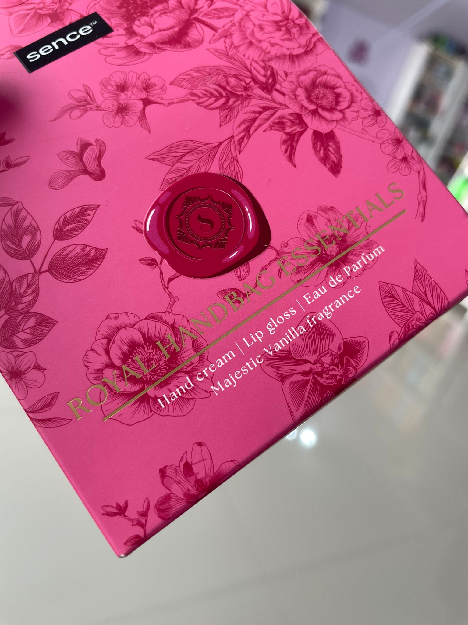 Royal Handbag Essentials - Sence